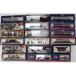 Bachmann: A collection of boxed Bachmann OO Gauge rolling stock, to comprise: 38-221, 38-114, 33-