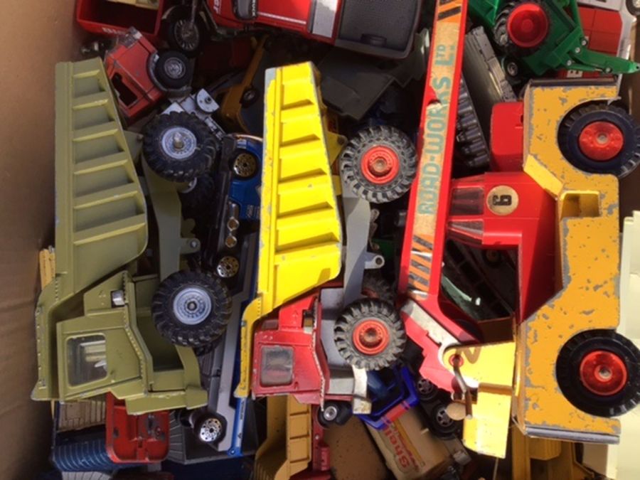 Diecast: A collection of assorted vintage playworn vehicles, approximately 100 to include Corgi, - Image 3 of 3