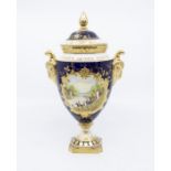 1975 Coalport vase in presentation box of the Silver Jubilee, gilt detail, hand painted carriage
