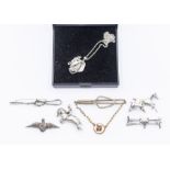 Equine/Hunting interest- a collection of silver jewellery to include two horse themed brooches, a
