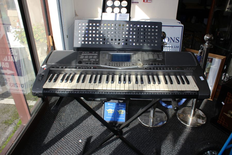 Yamaha PSR 1000 Keyboard