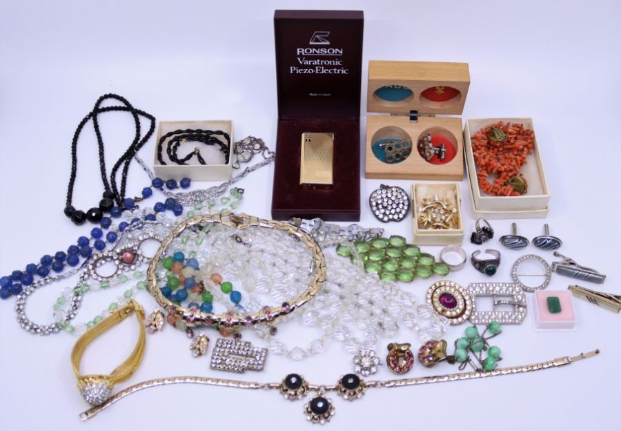 A collection of various vintage costume jewellery including a moonstone necklace, a square cut green - Image 2 of 2
