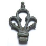 Roman trefoil bronze key handle. A large cast bronze trifoliate key handle. The base has a socket