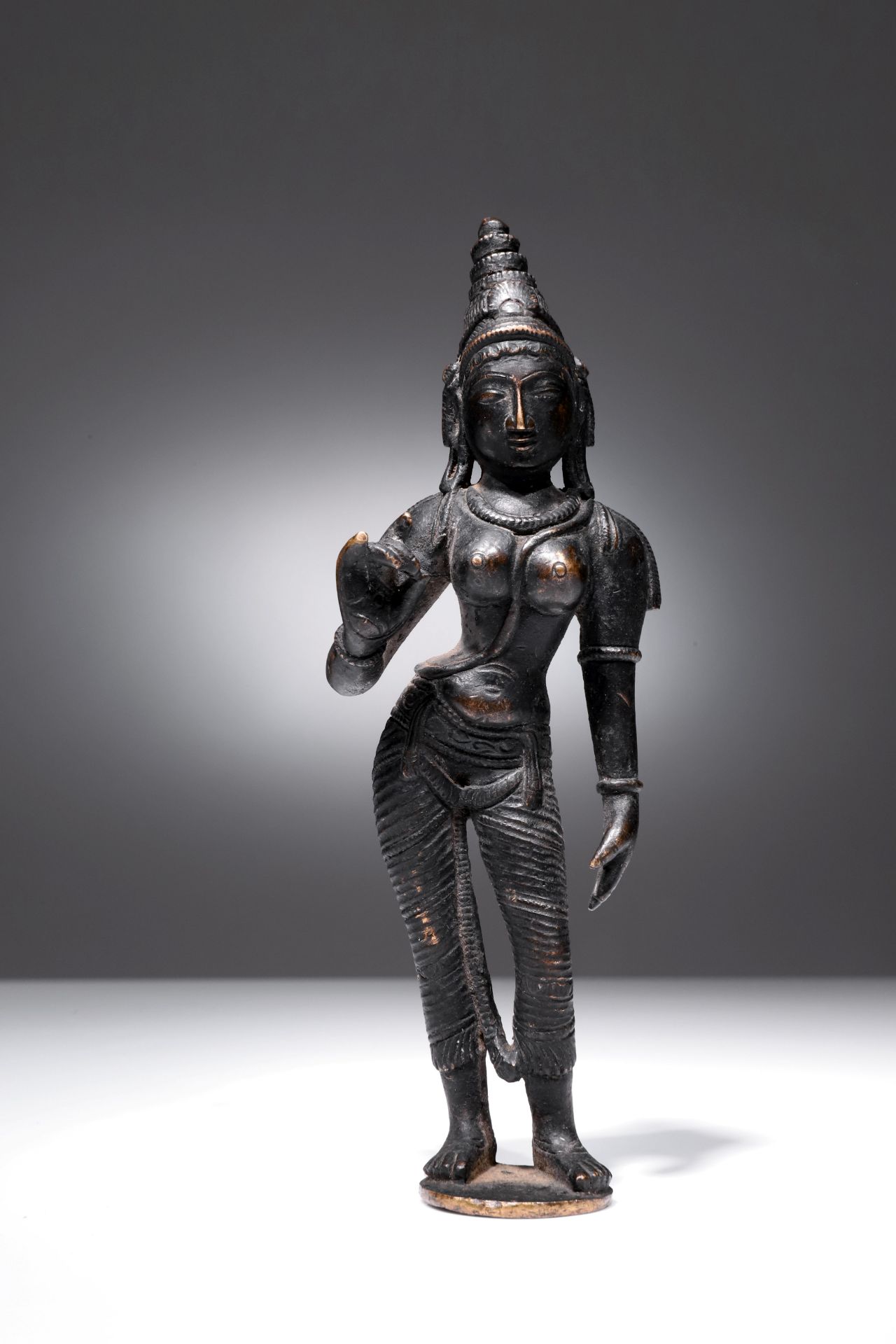 STANDING DEVI