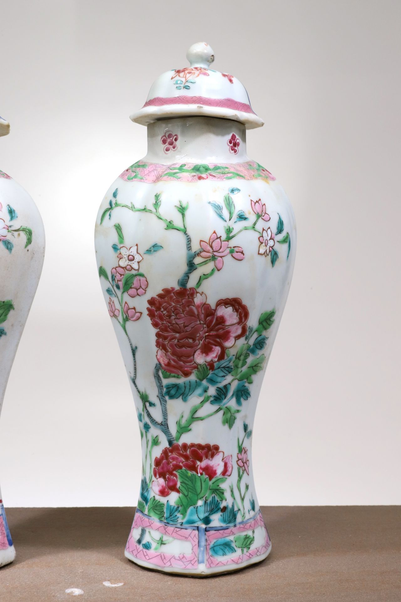 PAIR OF FAMILLE ROSE LIDDED VASES - Image 2 of 3