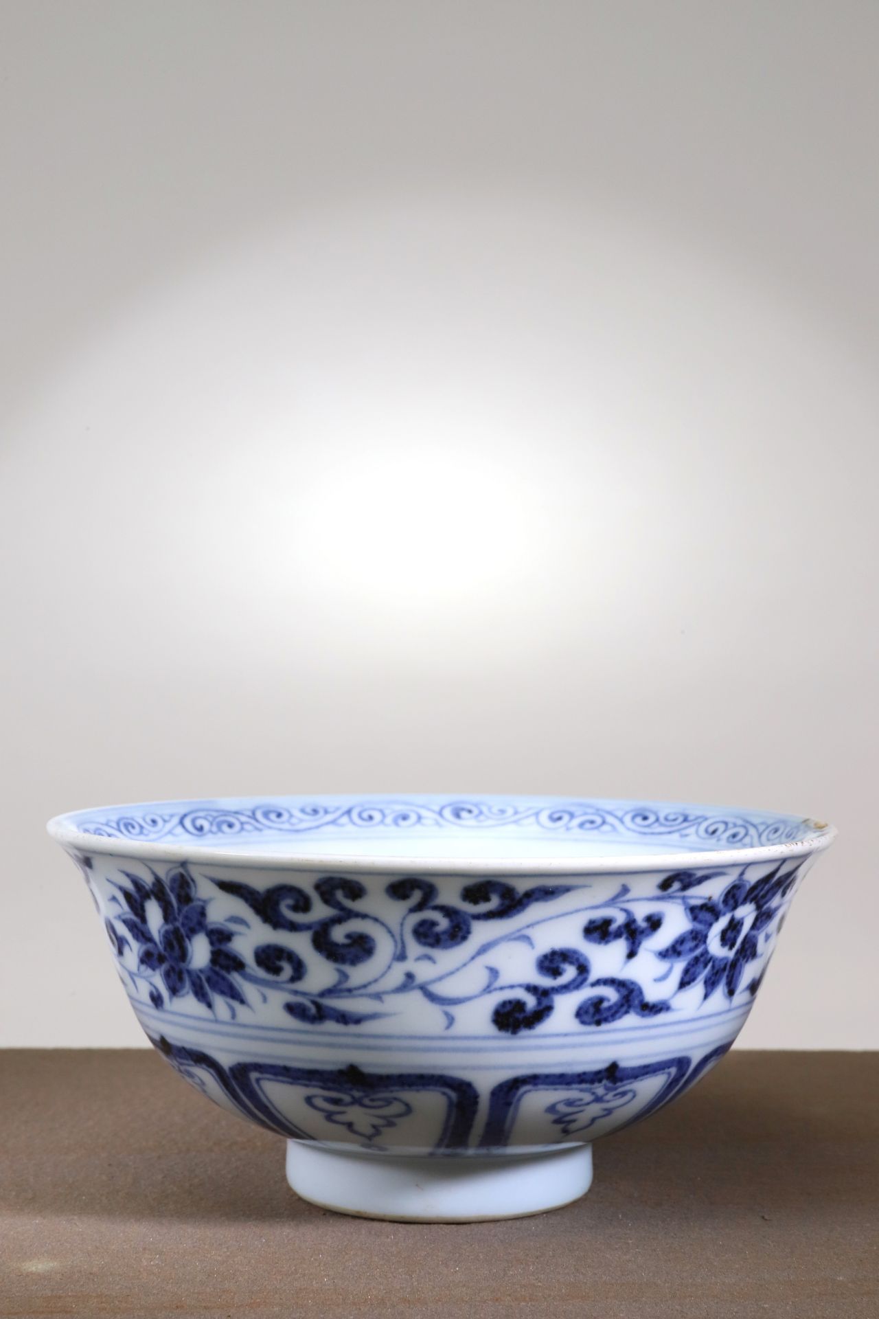 BLUE AND WHITE LOTUS AND MANDARIN BOWL - Image 2 of 4