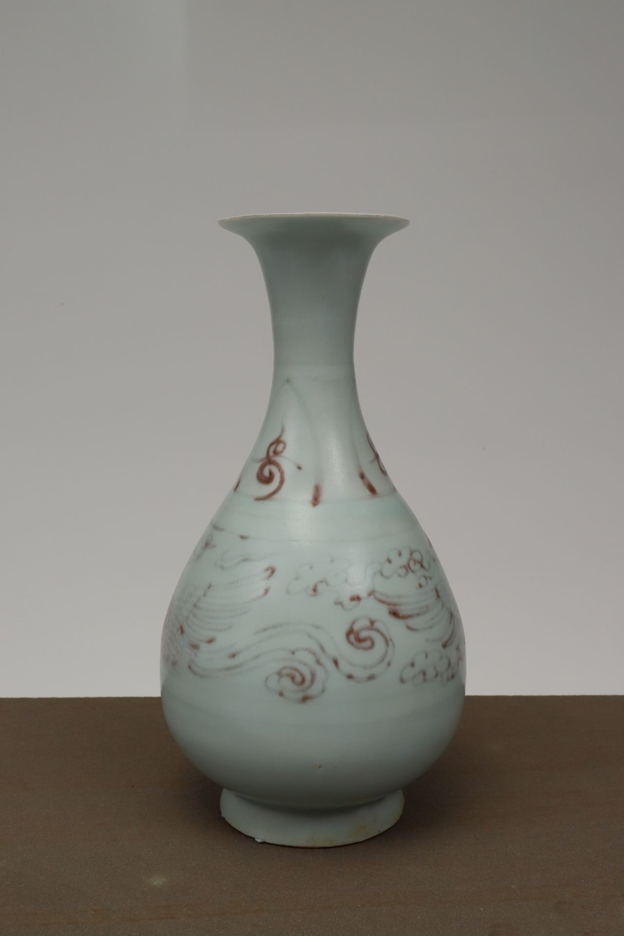 YUHU VASE WITH PHOENIX