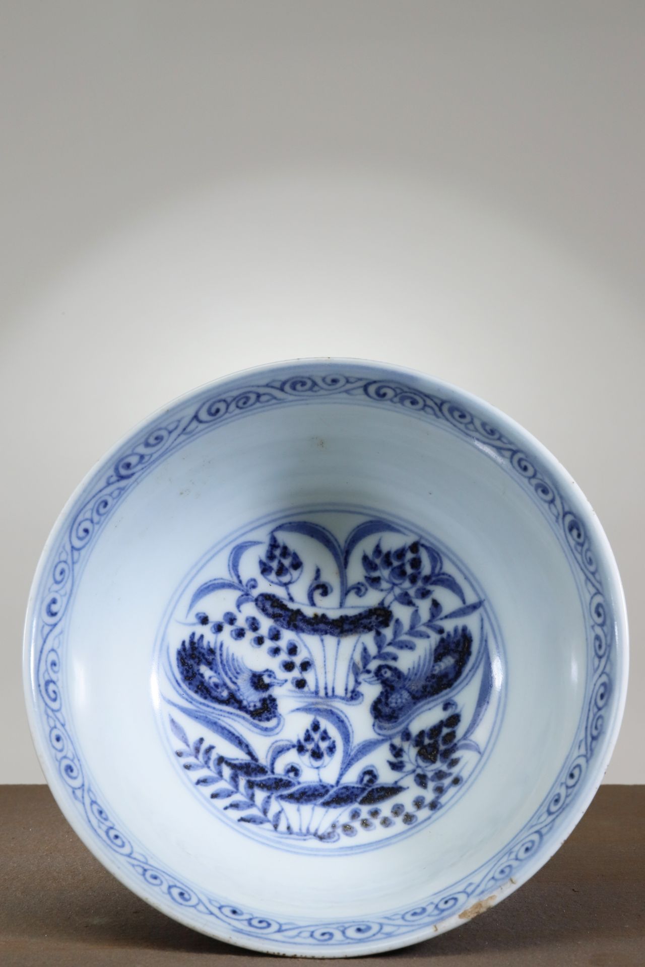 BLUE AND WHITE LOTUS AND MANDARIN BOWL - Image 3 of 4