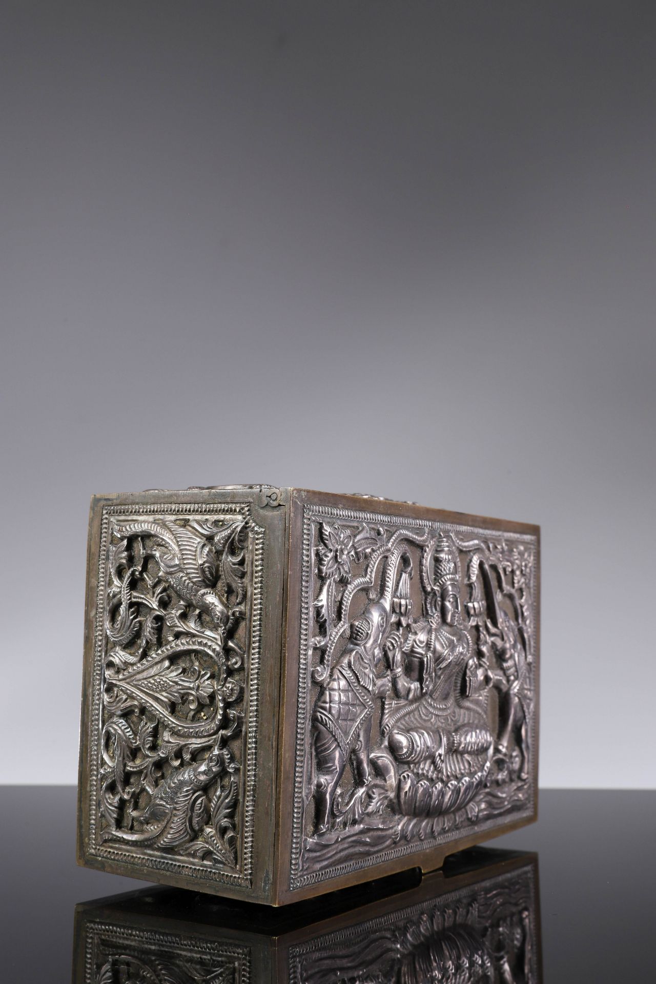 BOX DEPICTING GAJALAKSHMI AND ELEPHANTS - Image 2 of 7