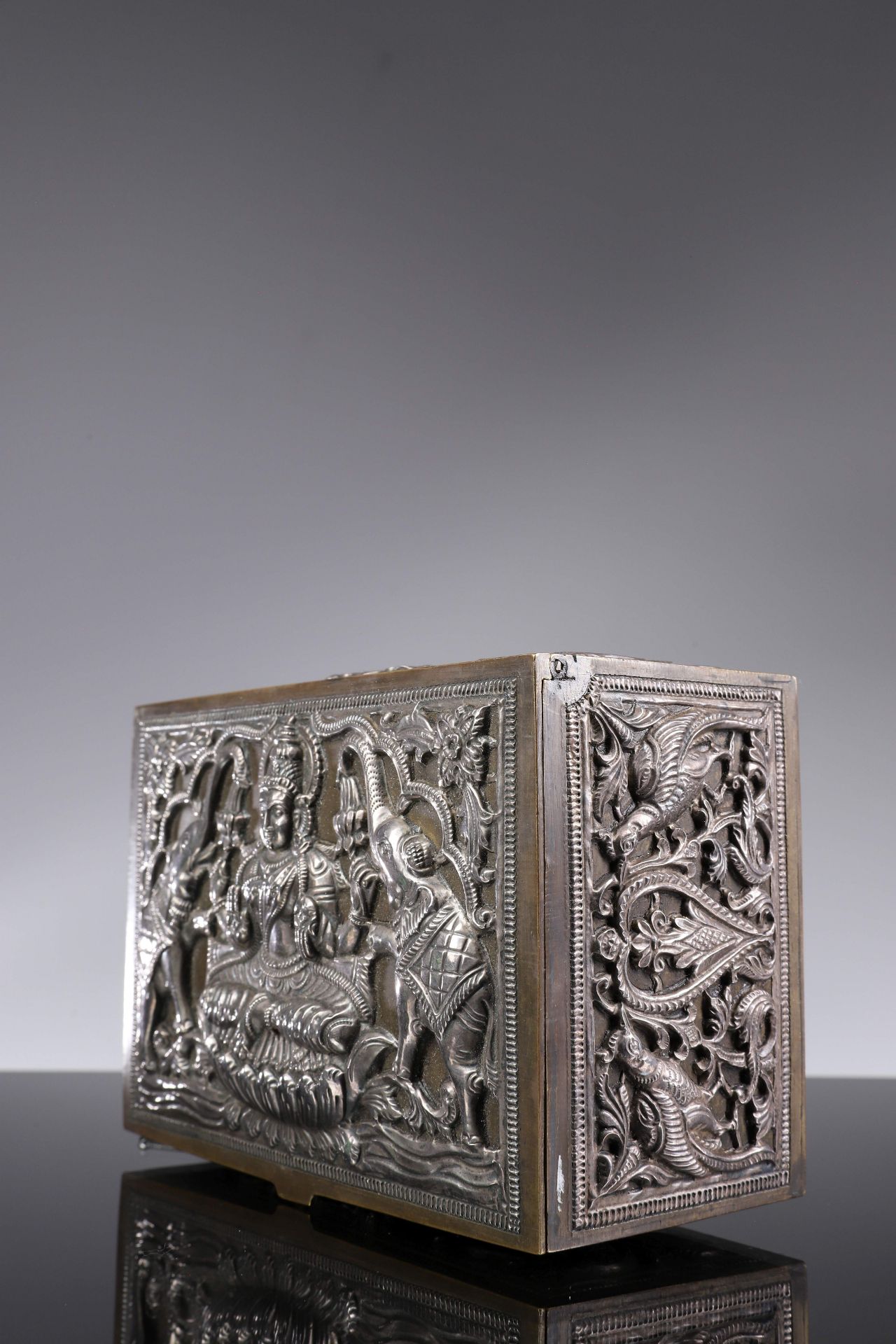 BOX DEPICTING GAJALAKSHMI AND ELEPHANTS - Image 4 of 7