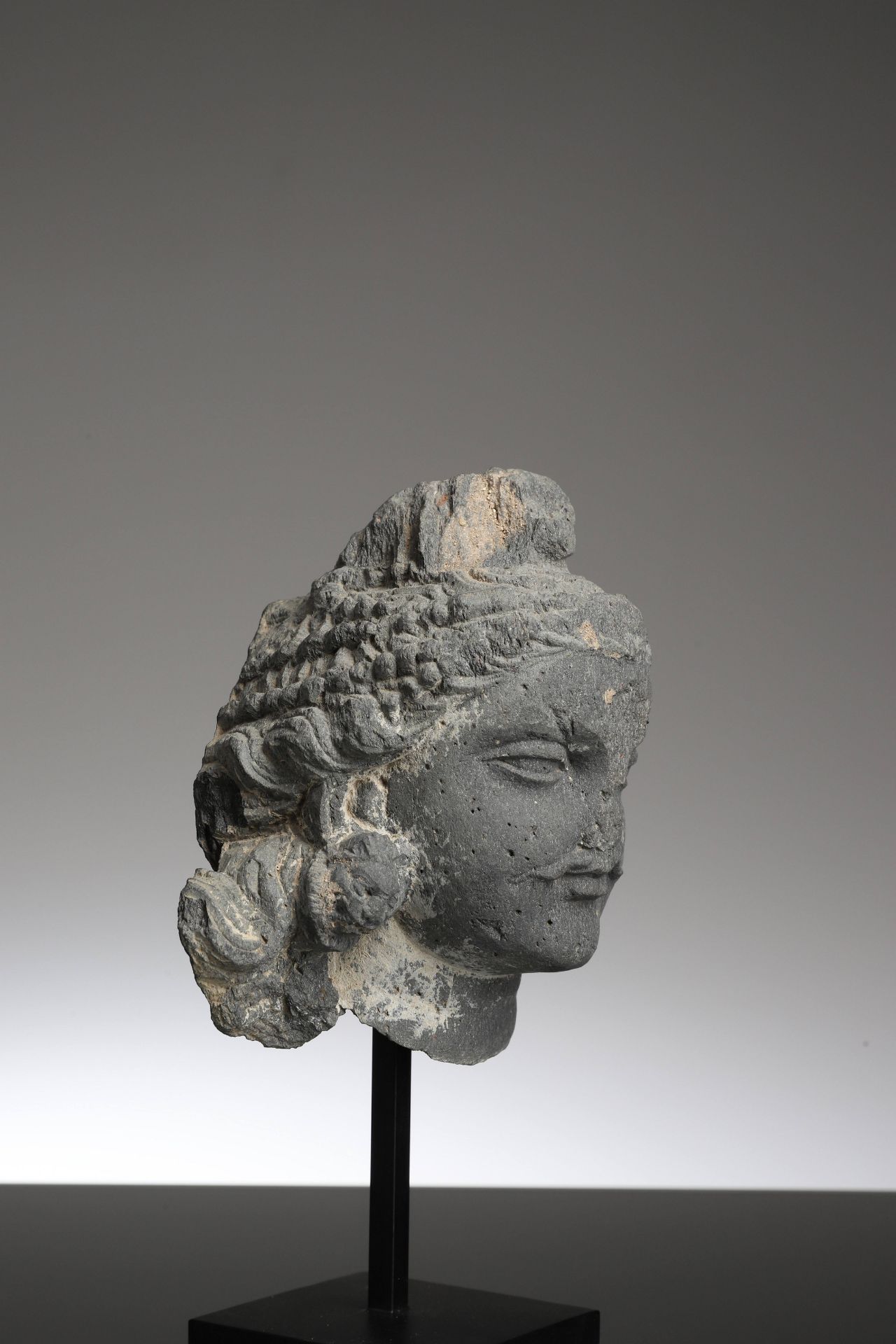 HEAD OF A BODHISATTVA - Image 2 of 5