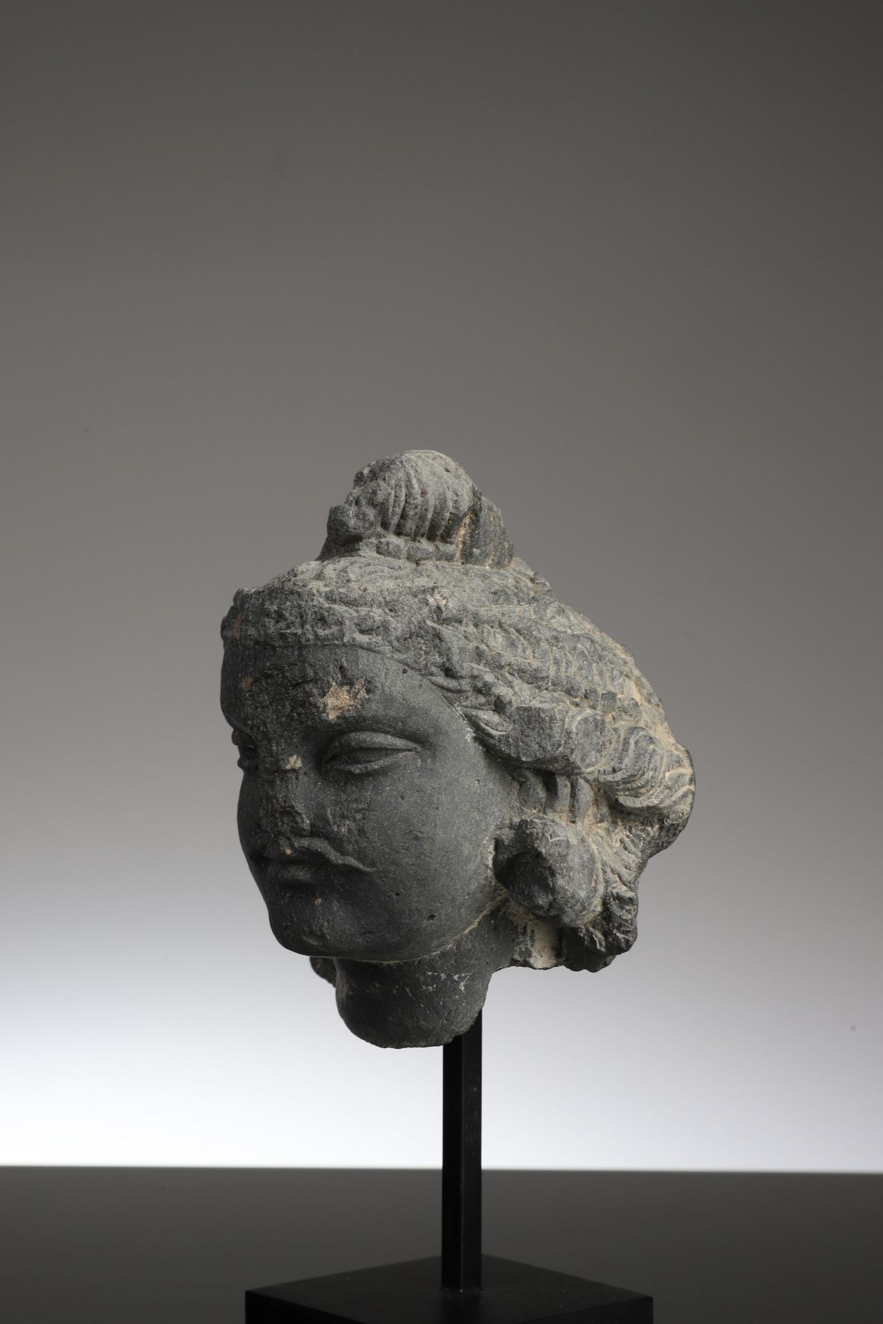 HEAD OF A BODHISATTVA - Image 3 of 5