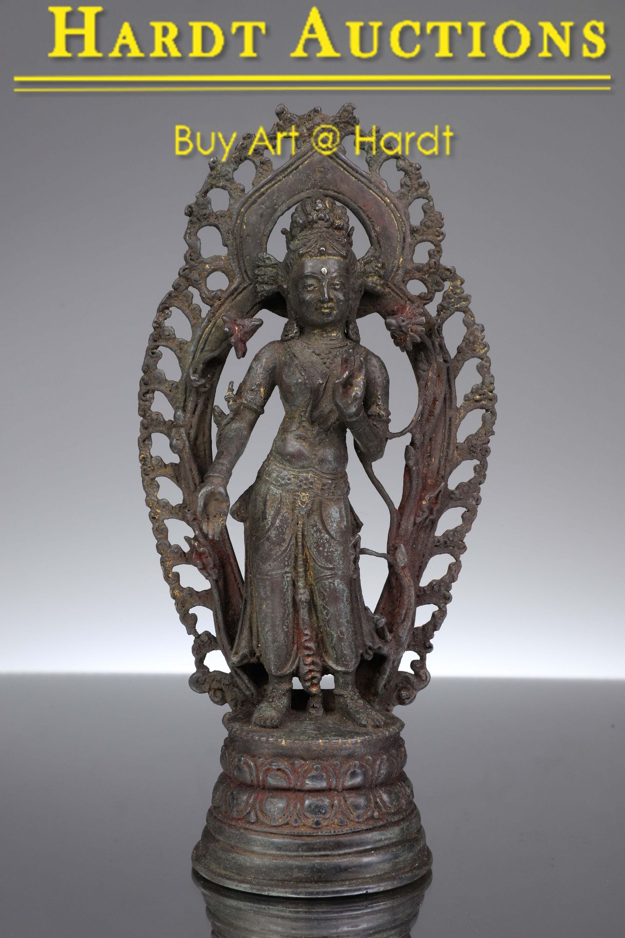 STANDING TARA