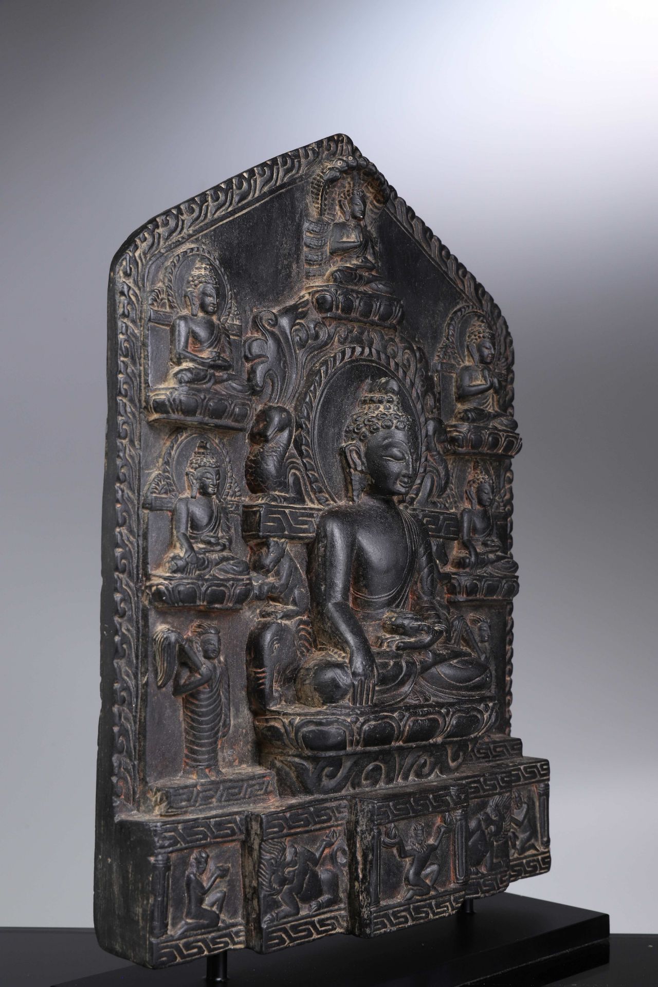 STONE PANEEL DEPICTING BUDDHA WITH CONSORTS - Image 2 of 6