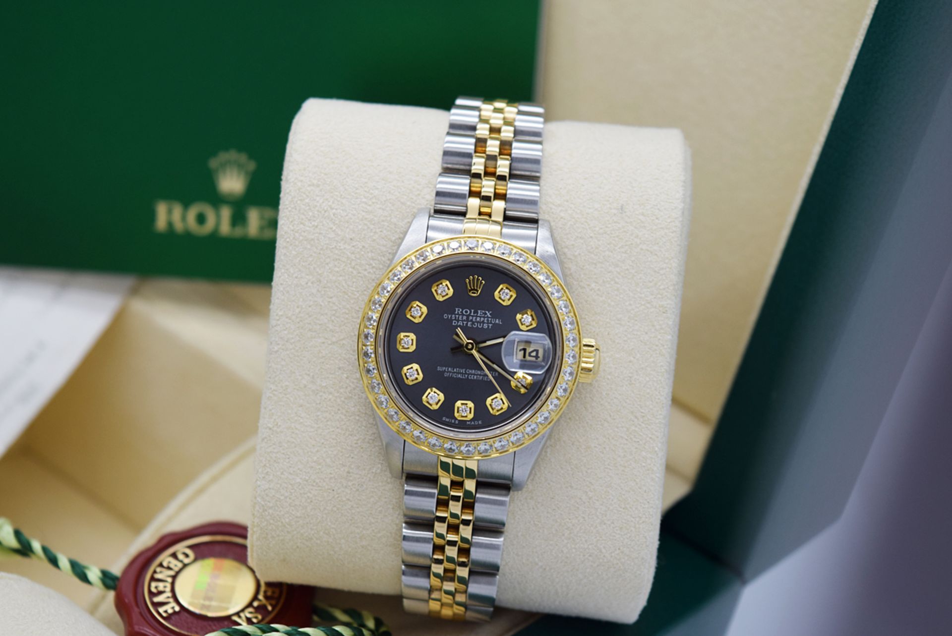 Ladies Rolex Datejust 26' 18k Gold & Stainless Steel (Grey Diamond Dial) Boxset and Service Receipts - Image 3 of 11