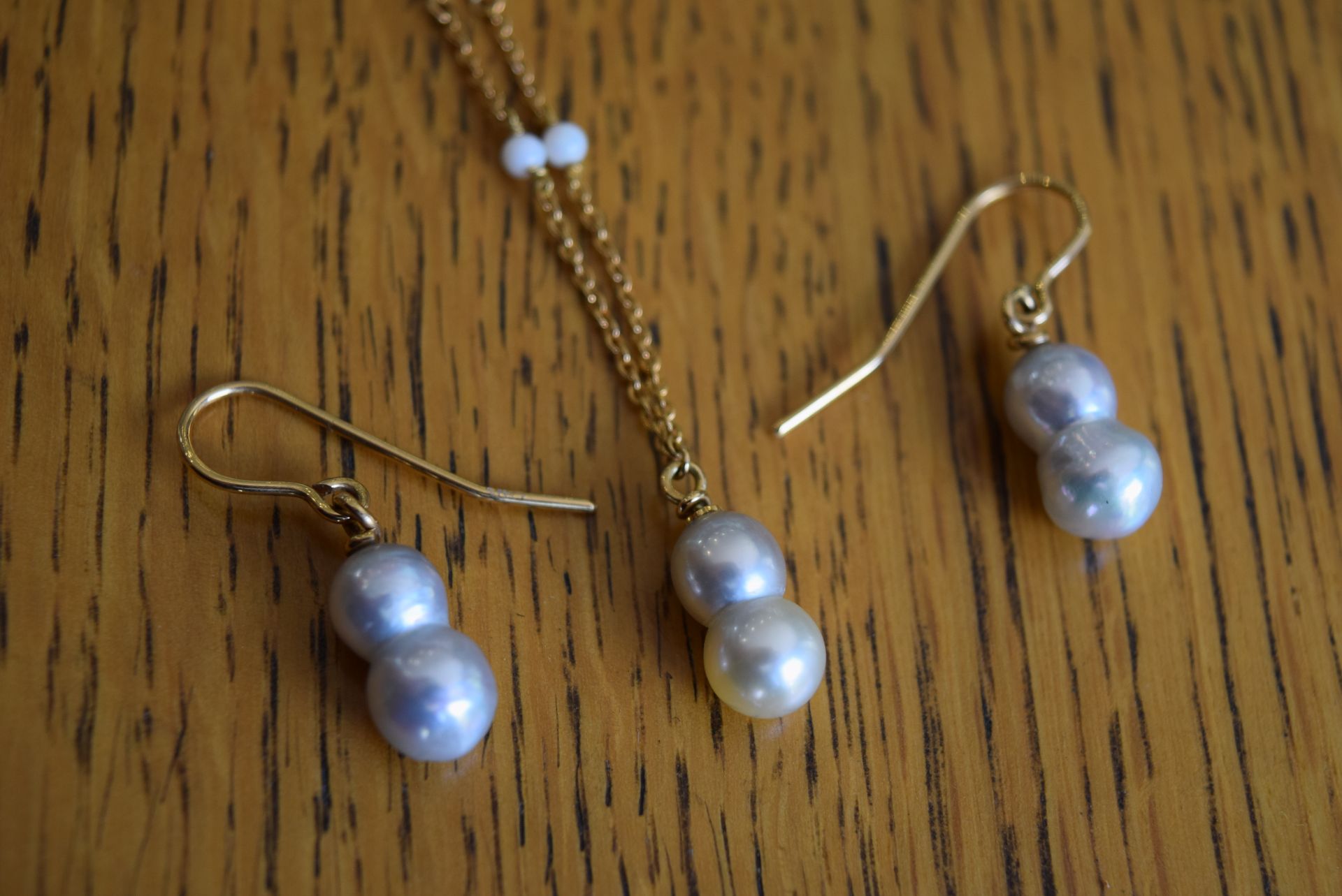 18k Freshwater Pearl Necklace & Earrings Set - Image 3 of 5