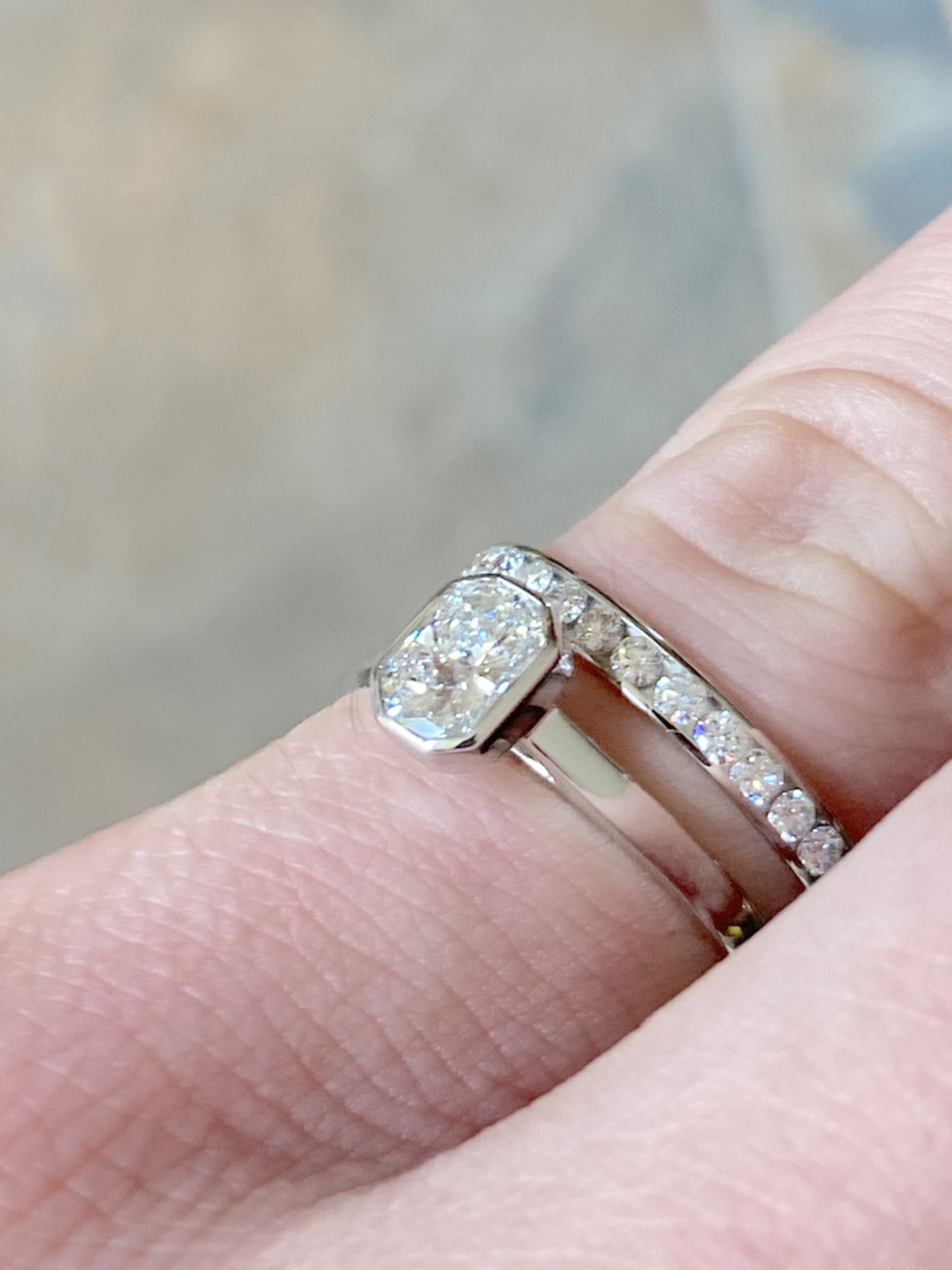 Beautiful Platinum Diamond Ring Set - Solitaire (VVS1) & Band Over 1ct Total (£7,937 Valuation) - Image 18 of 32