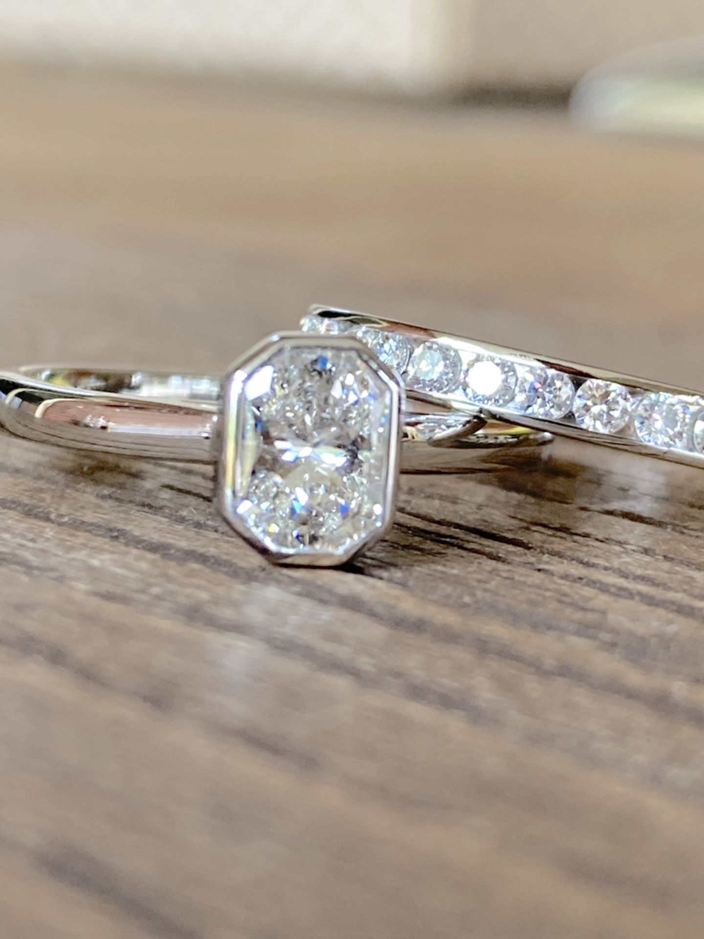 Beautiful Platinum Diamond Ring Set - Solitaire (VVS1) & Band Over 1ct Total (£7,937 Valuation) - Image 12 of 32