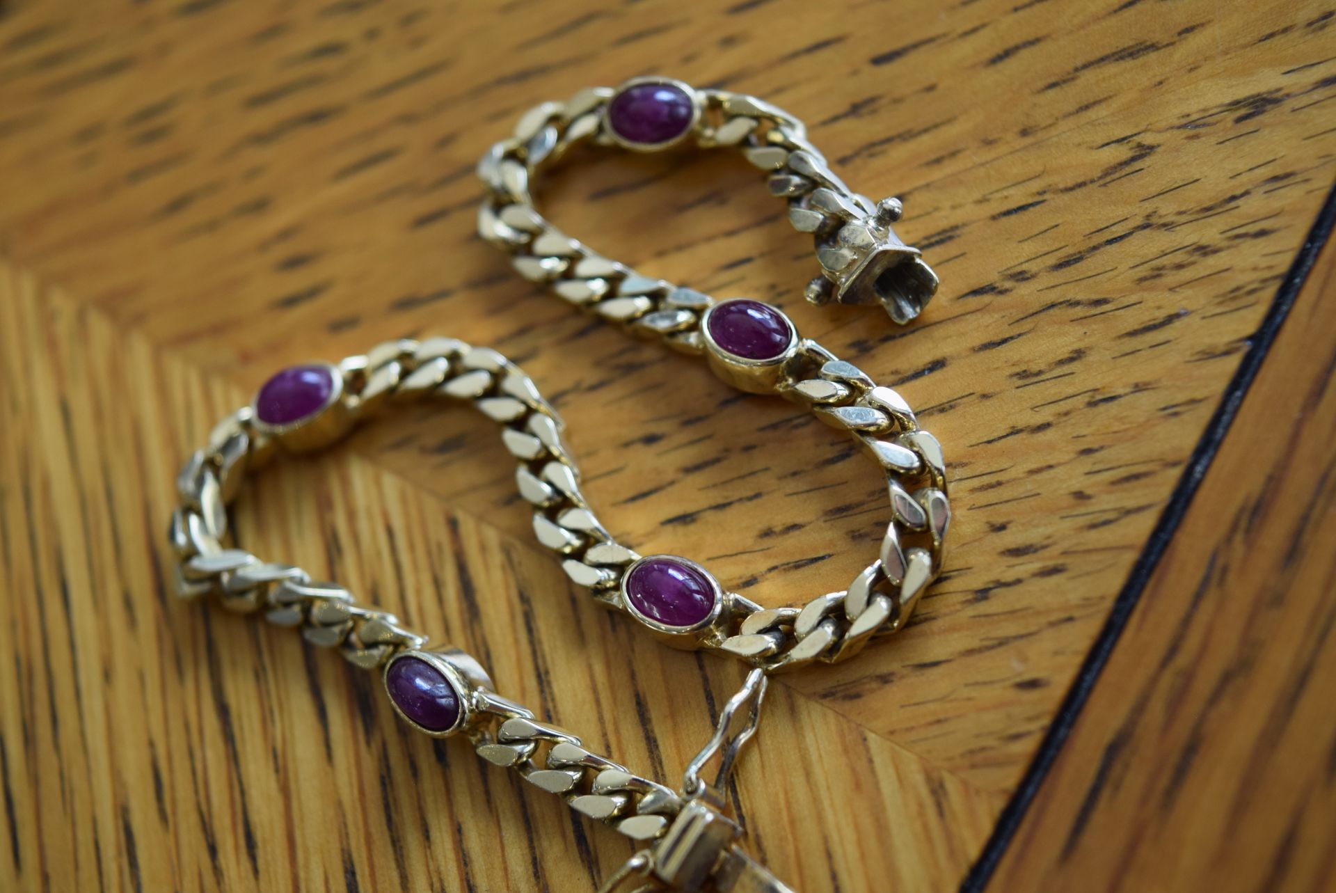 18k Yellow Gold Ruby Cabochon Bracelet - Image 2 of 4