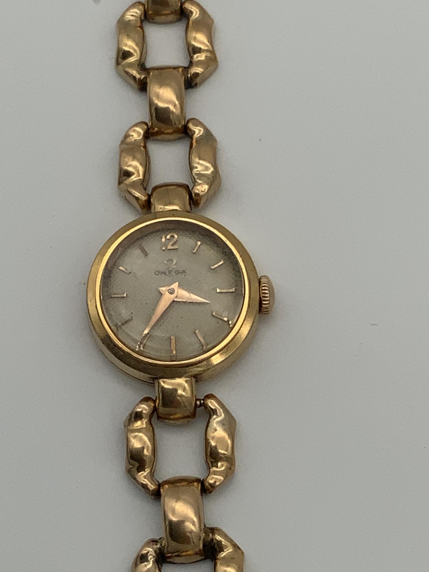LADIES 18ct GOLD OMEGA WATCH - 26 GRAMS - Image 2 of 5