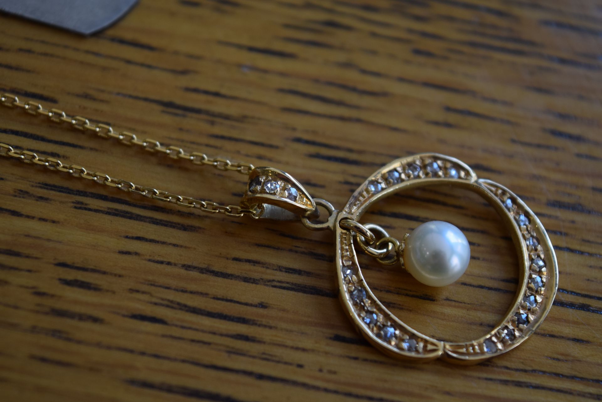 18k Gold Diamond & Pearl Chain Necklace - Image 4 of 5