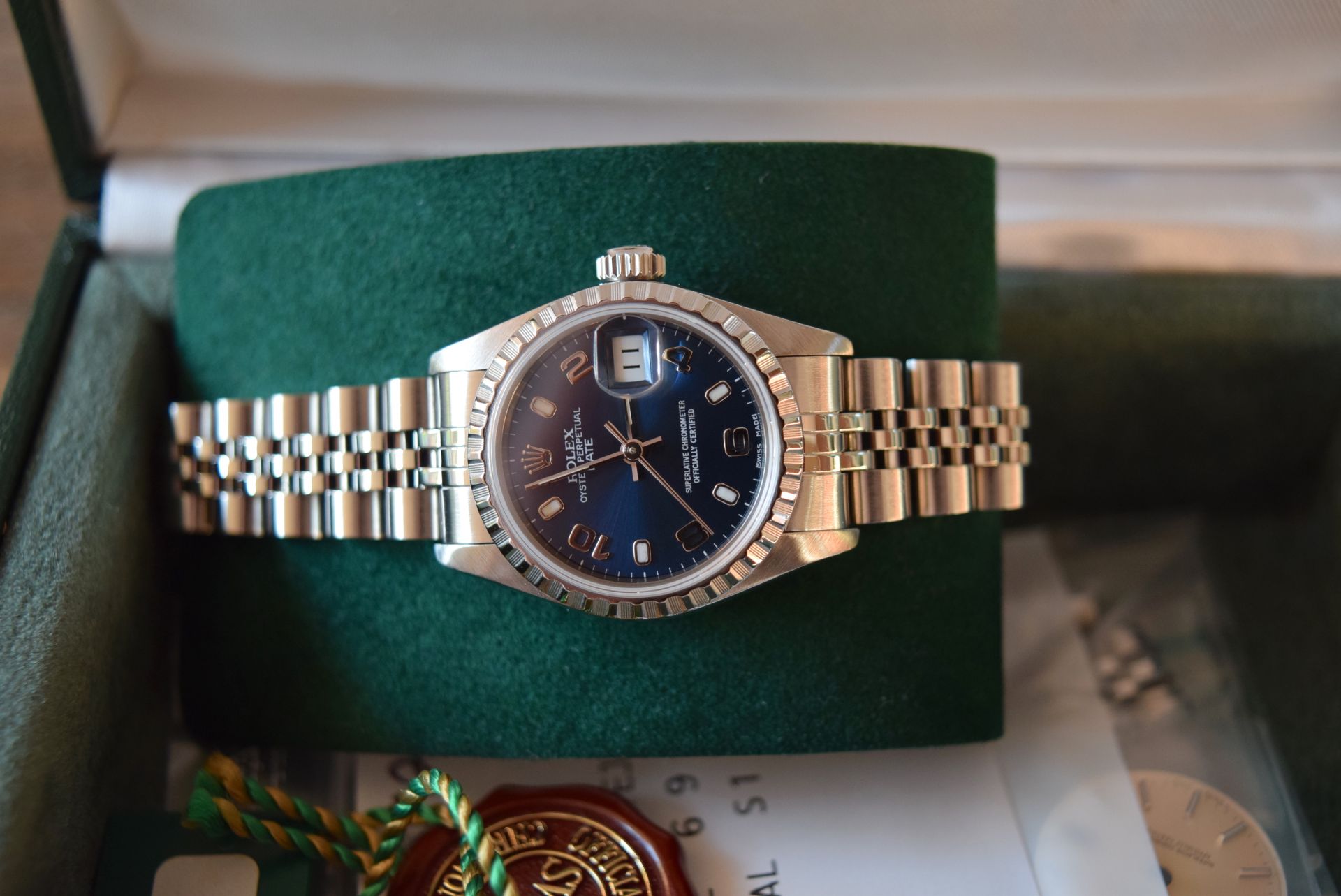 Rolex Datejust 26' Ref. 69240 - Blue Dial/ Jubilee Model - *Original Set & Certificate* - Image 4 of 25