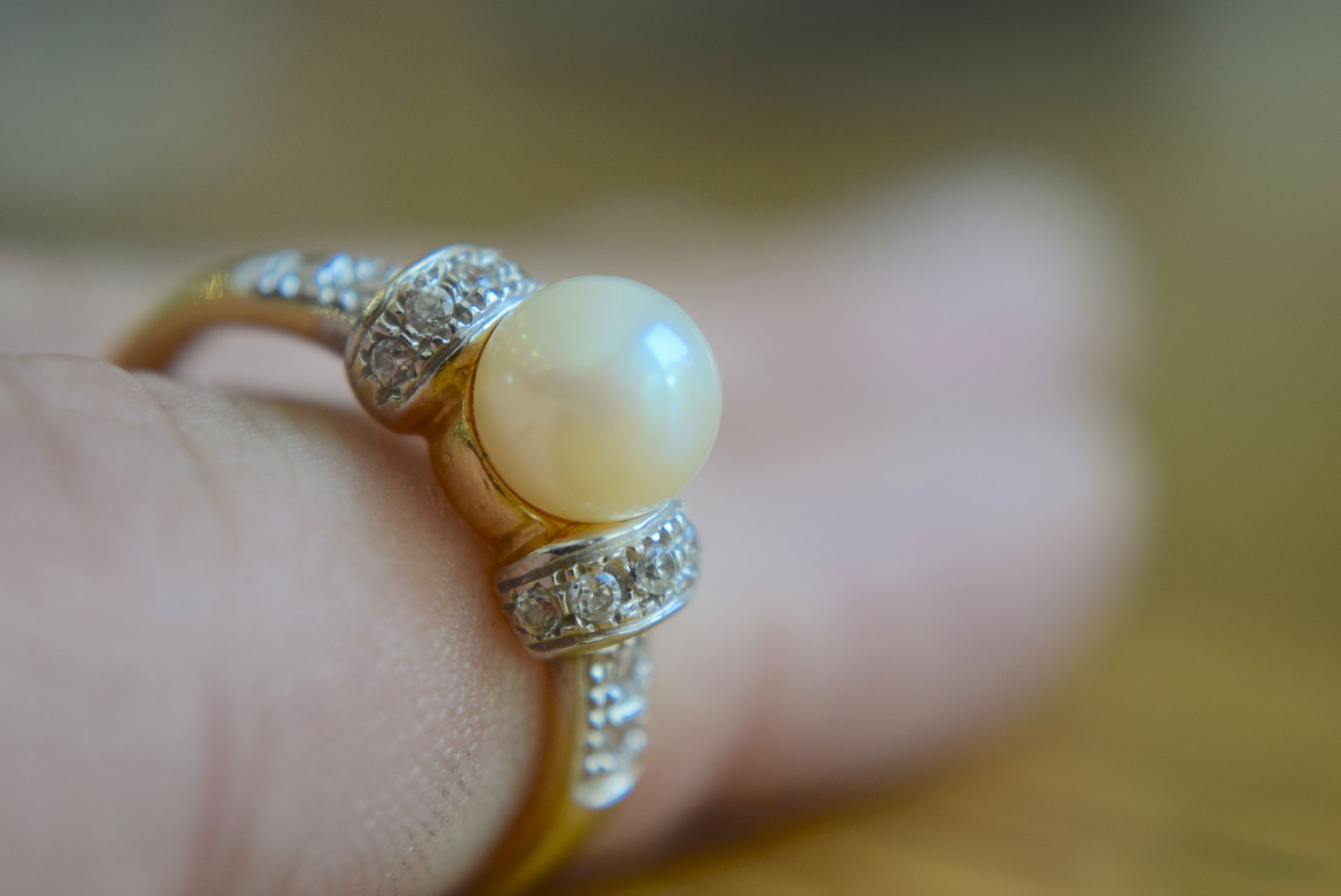 18k Gold Pearl & Diamond Ring (Size O)