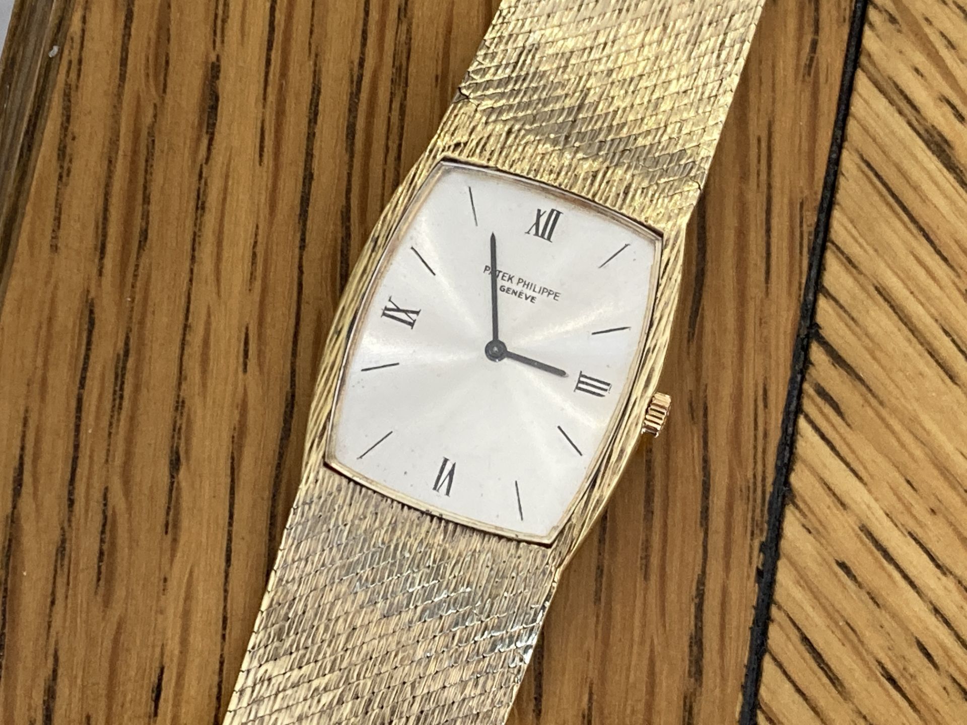 PATEK PHILIPPE 18CT YELLOW GOLD WATCH (WEIGHT: 80.8G) CASE SIZE 27MM INC CROWN - Image 3 of 15