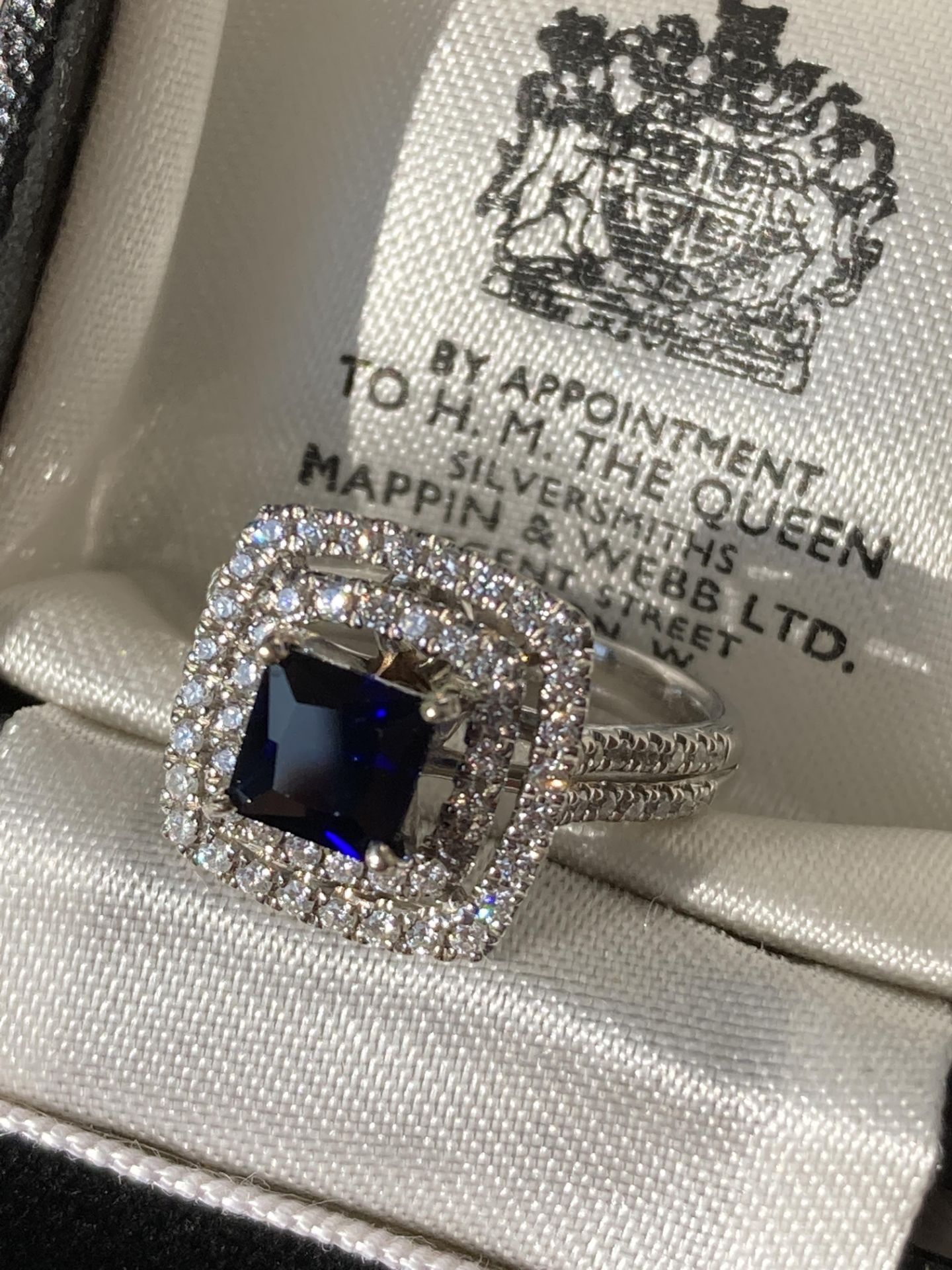 1.51CT BLUE SAPPHIRE & DIAMOND RING, 950 PLATINUM - Image 5 of 8
