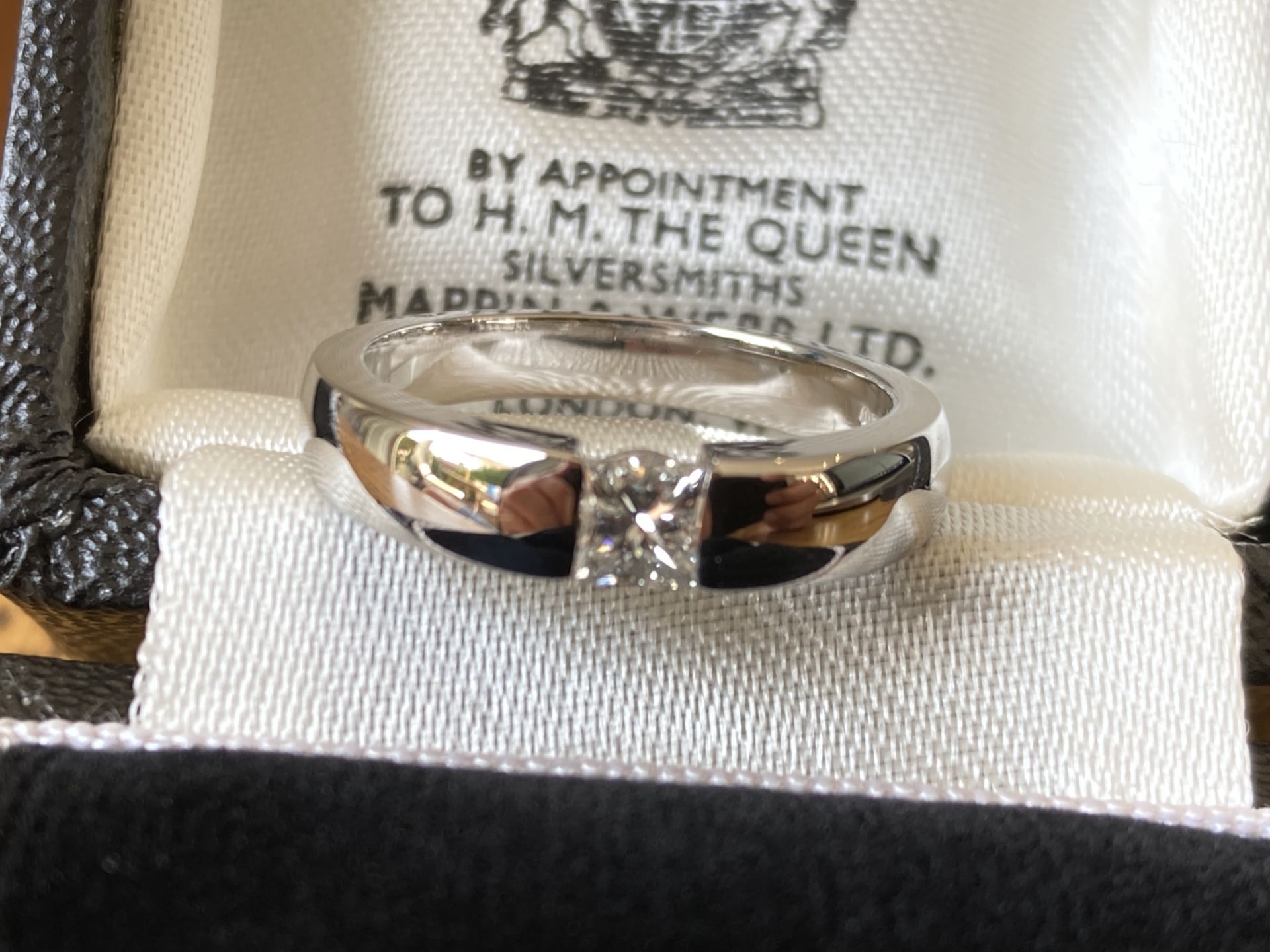 0.28CT PRINCESS CUT DIAMOND RING, 18CT WHITE GOLD (TESTED & HALLMARKED), SIZE M, 6.5G WEIGHT - Image 2 of 7