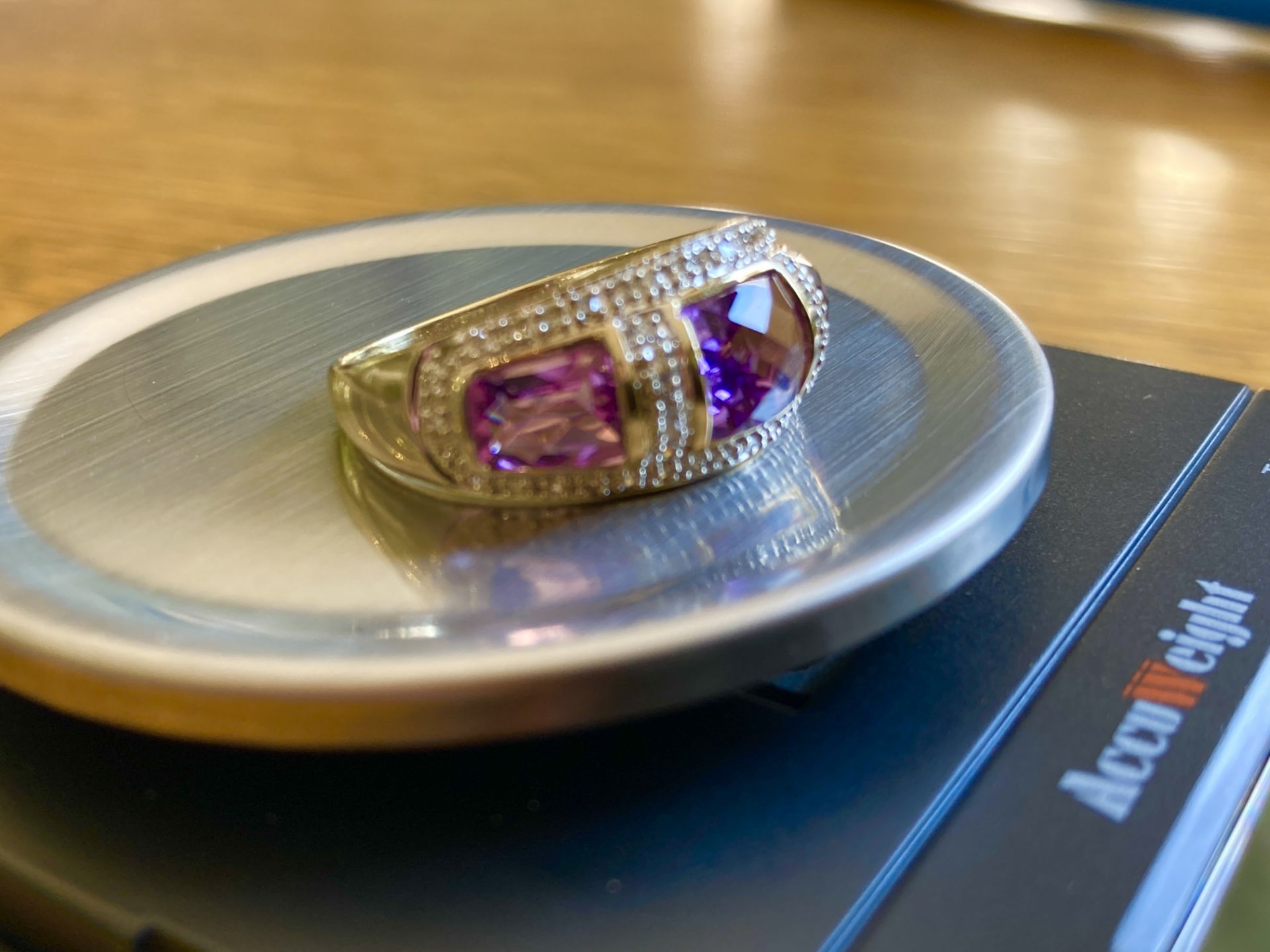 9CT YELLOW GOLD AMETHYST & DIAMOND RING - SIZE: S / WEIGHT: 3.5G - BOX NOT INCLUDED - Image 5 of 9