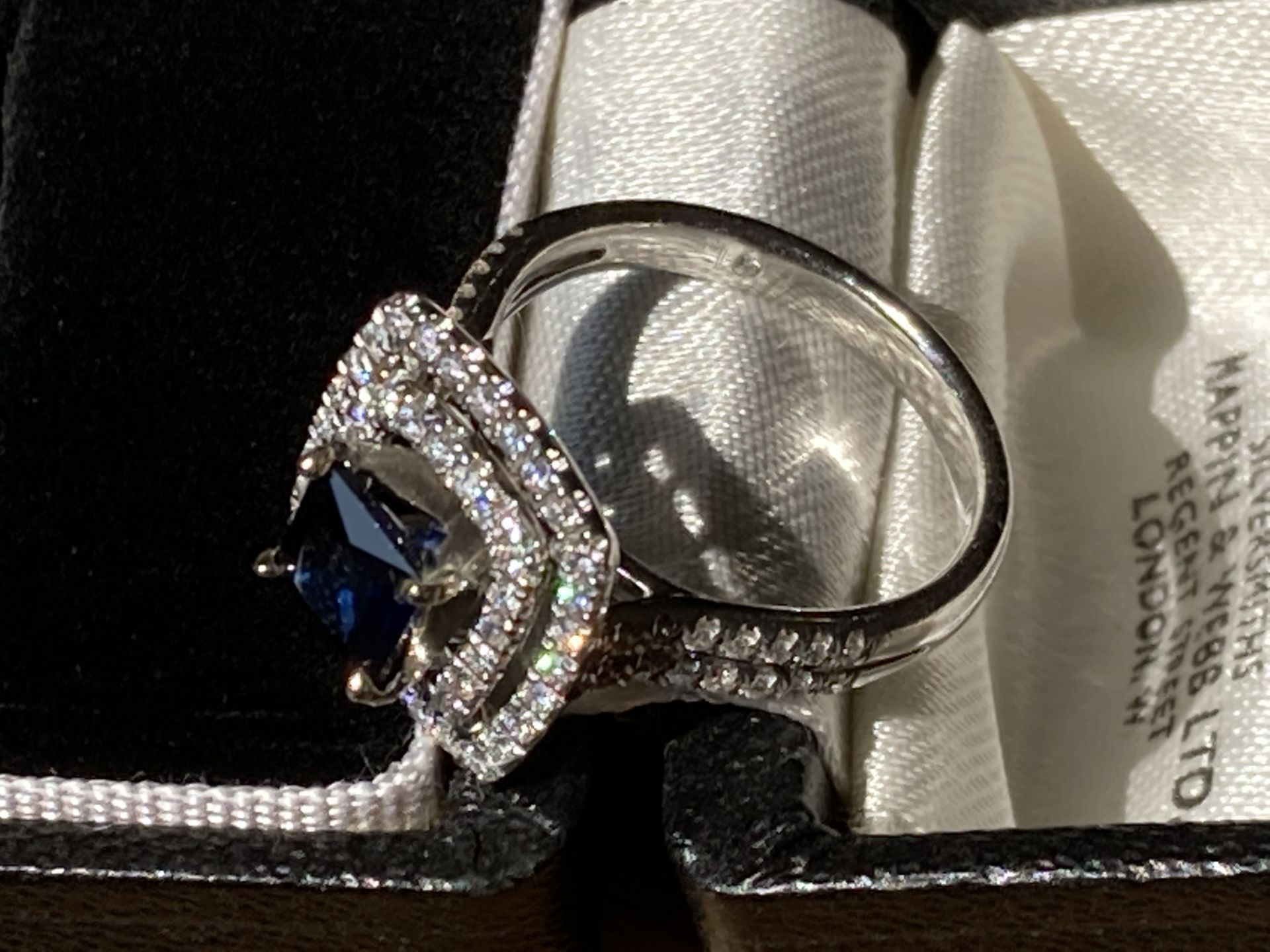 1.51CT BLUE SAPPHIRE & DIAMOND RING, 950 PLATINUM - Image 8 of 8