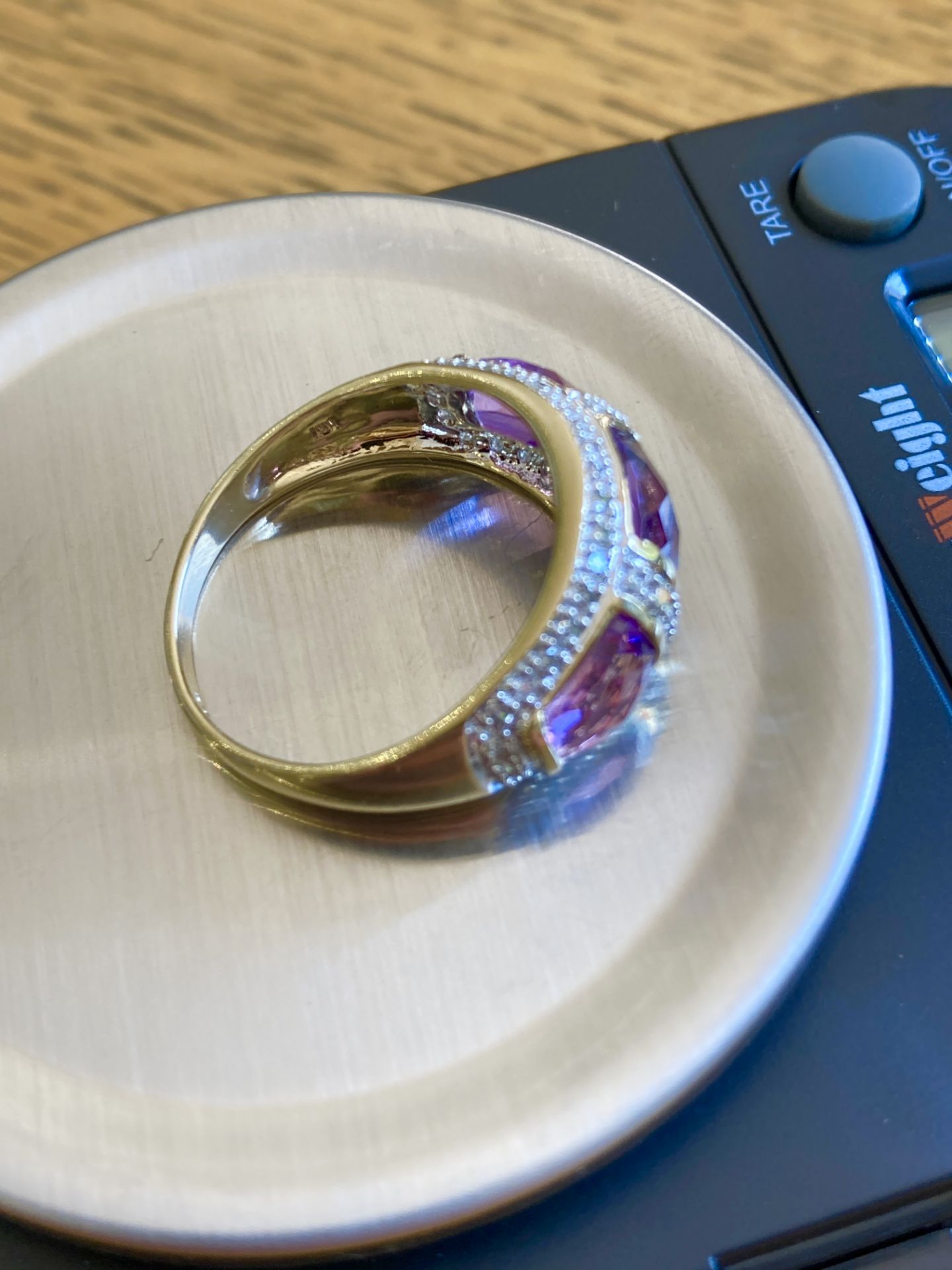 9CT YELLOW GOLD AMETHYST & DIAMOND RING - SIZE: S / WEIGHT: 3.5G - BOX NOT INCLUDED - Image 6 of 9