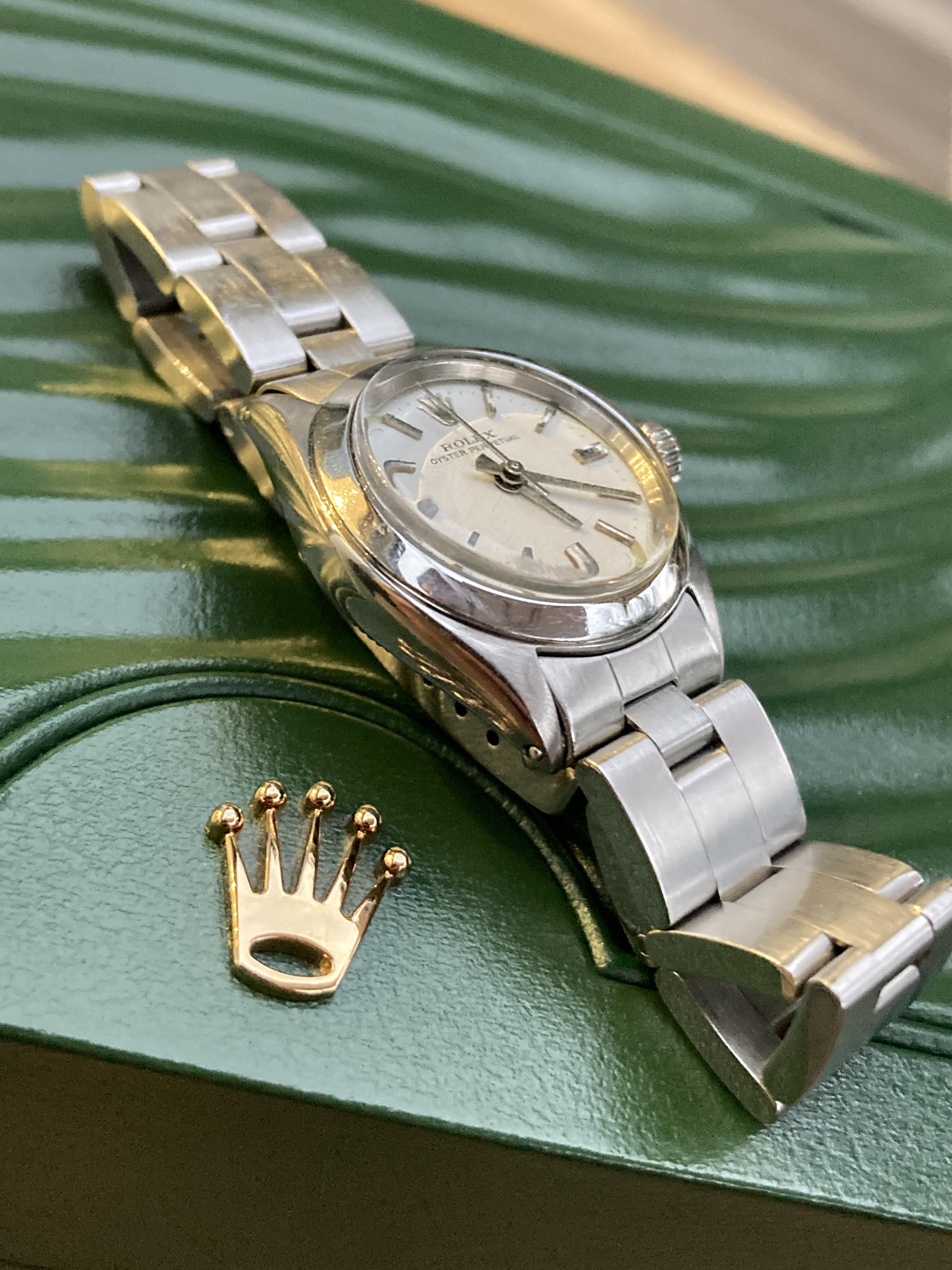ROLEX OYSTER PERPETUAL 24MM, STAINLESS STEEL, WHITE DIAL - BOX NOT INCLUDED - Image 4 of 4