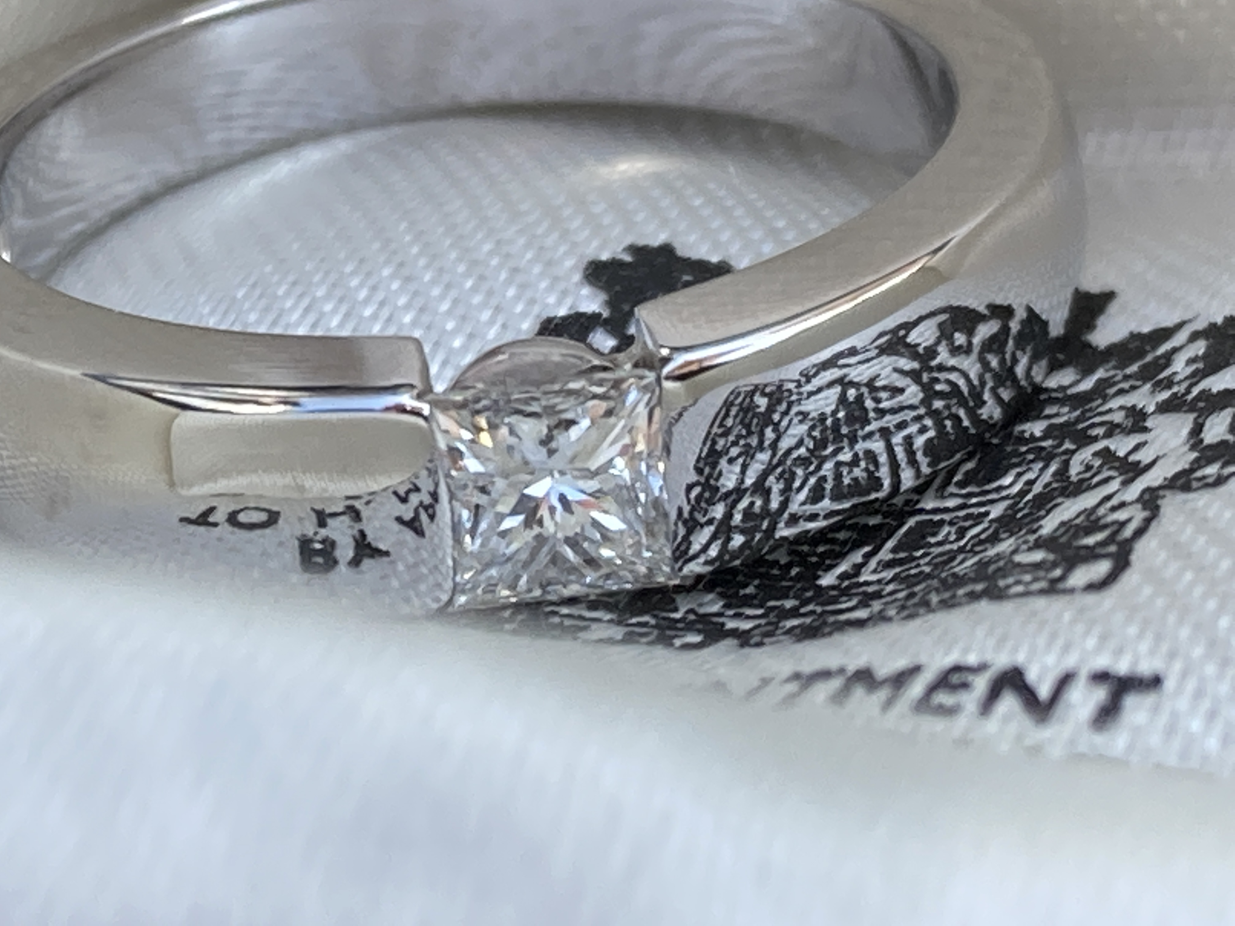 6.5G 18CT WHITE GOLD PRINCESS CUT DIAMOND RING - Image 2 of 7