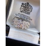 4.5CT DIAMOND RING, WHITE GOLD (TESTED), ROUND BRILLIANT CUT DIAMONDS