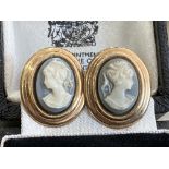 CAMEO EAR STUDS - 1.9G (375 GOLD)