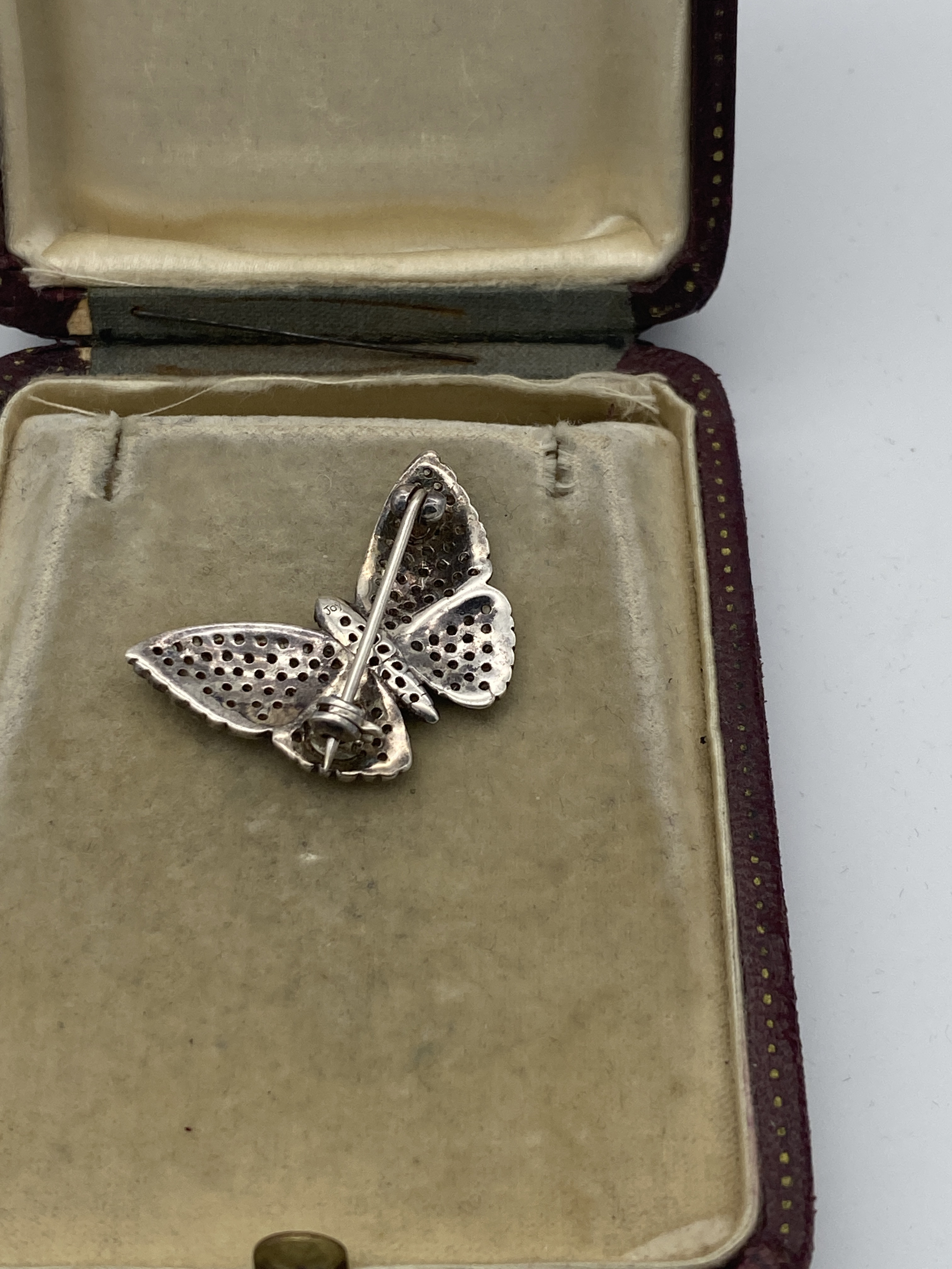 VINTAGE HALLMARKED SILVER STONE SET BUTTERFLY - Image 2 of 2