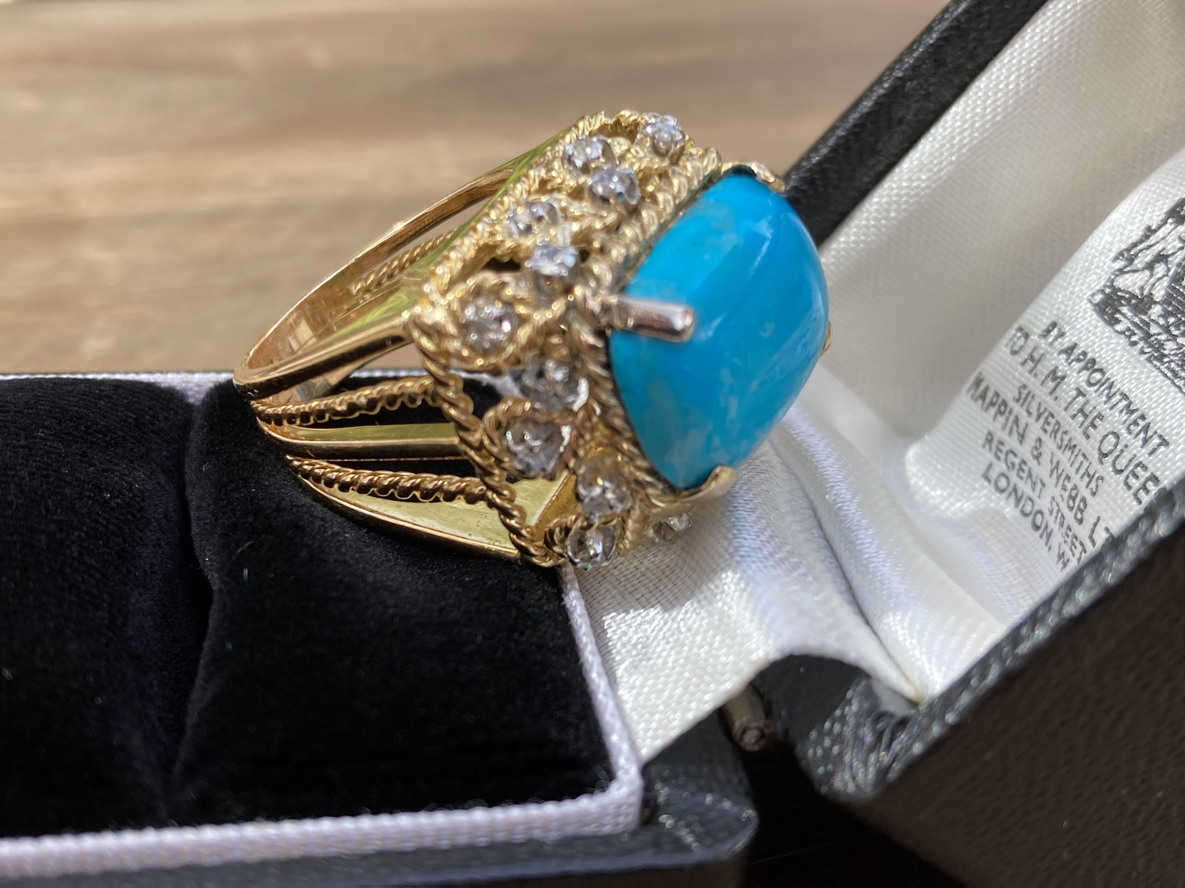 19G 18CT YELLOW GOLD TURQUOISE & DIAMOND COCKTAIL RING - Image 4 of 6