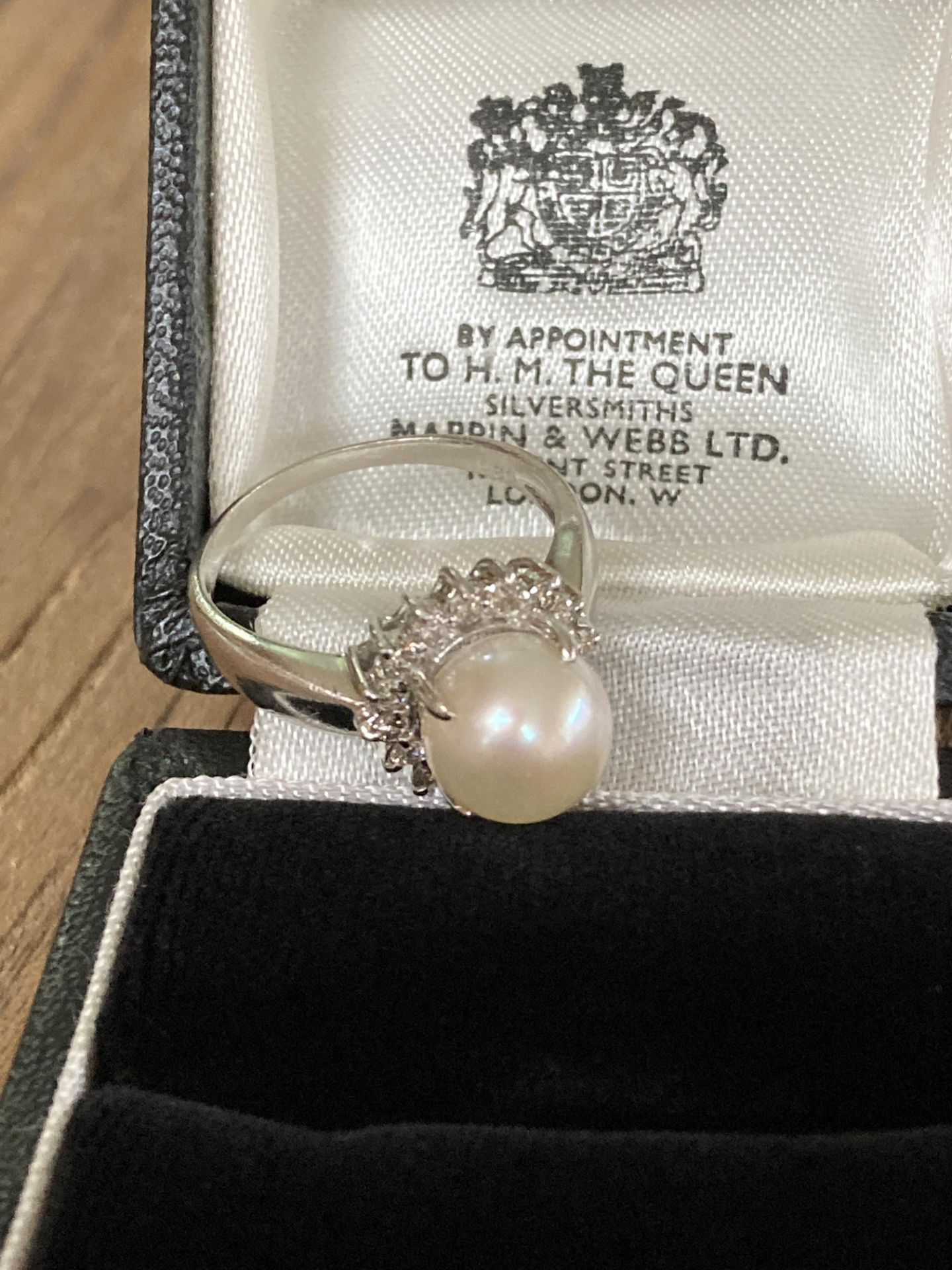 PLATINUM CULTURED PEARL & DIAMOND RING - SIZE: P, WEIGHT: 6.2G - Image 4 of 4