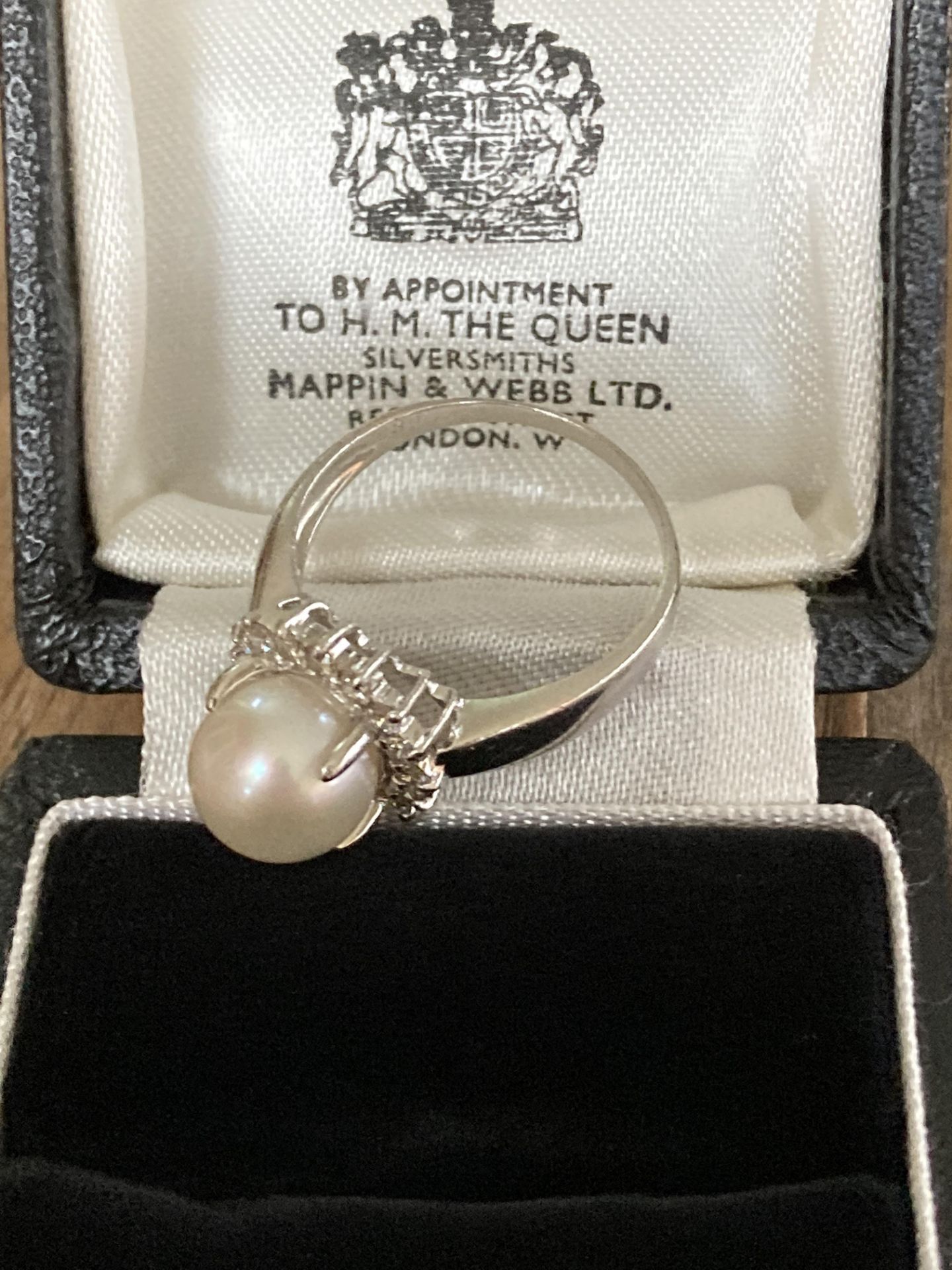 PLATINUM CULTURED PEARL & DIAMOND RING - SIZE: P, WEIGHT: 6.2G - Image 3 of 4