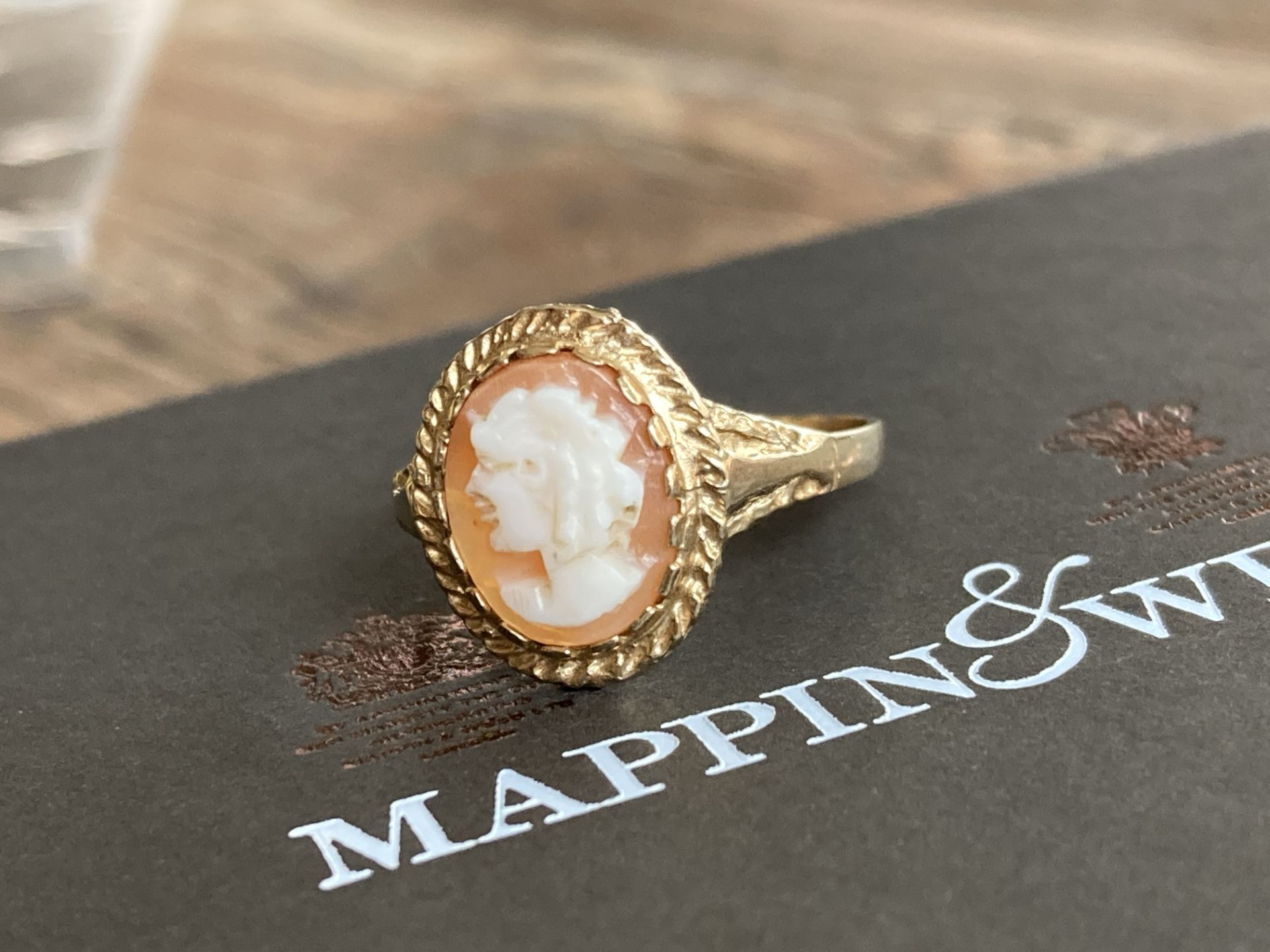 9K CAMEO RING