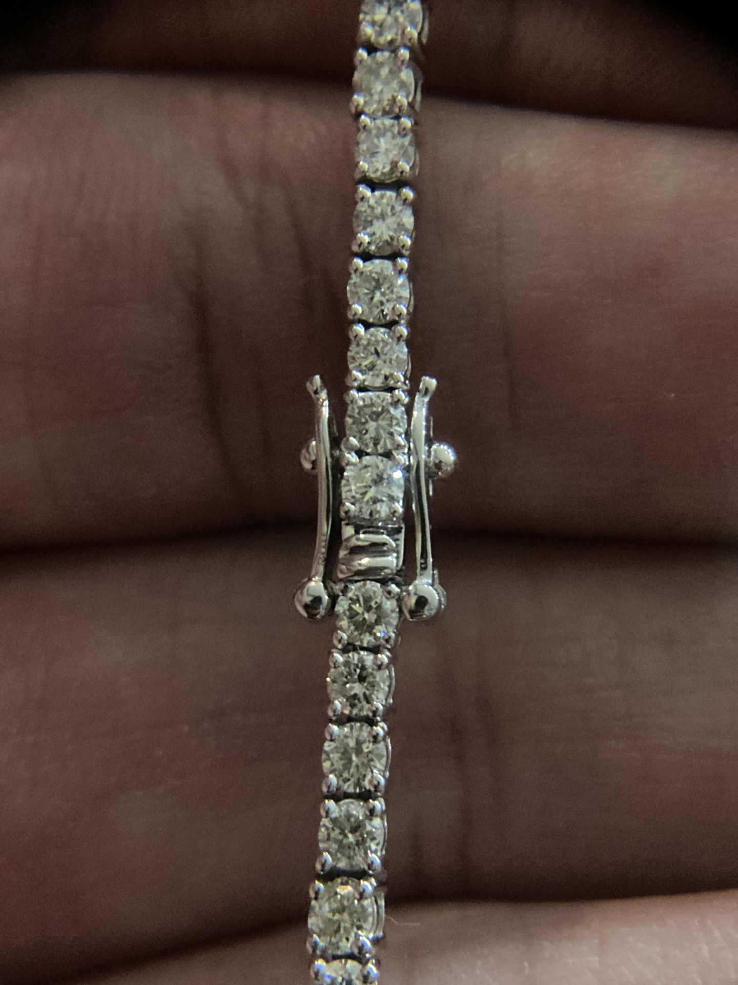 4.00CT DIAMOND TENNIS BRACELET IN WHITE GOLD (ROUND BRILLIANT CUT DIAMONDS)