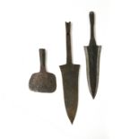 Two assegai blades, one hoe blade CONGO, 19TH CENTURY Iron. L : 54 cm The largest assegai blade.