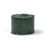 Oval box ENGLISH WORK Silver-plated metal and green-stained shagreen. H : 11 cm Width : 13,5 cm