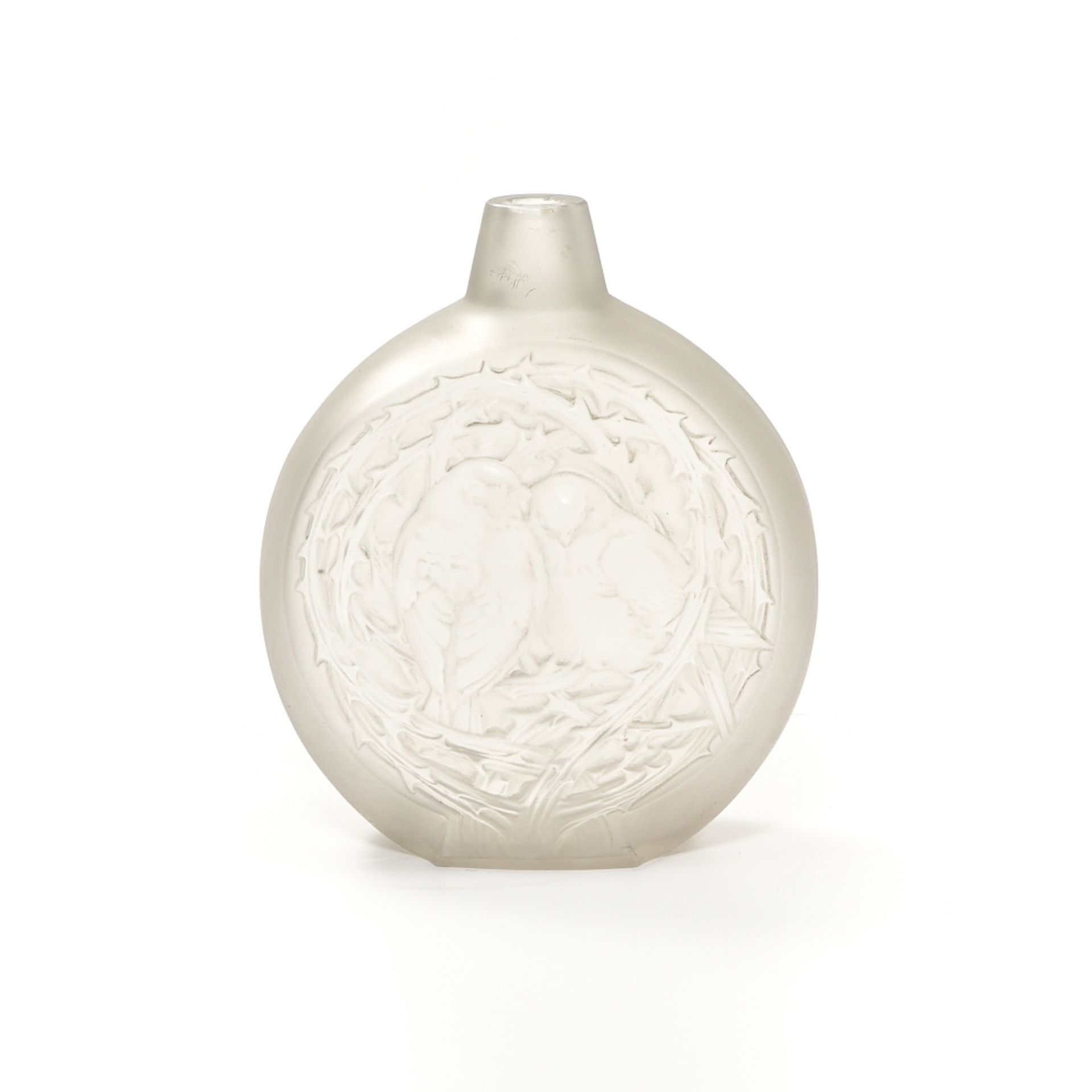 LALIQUE "Two sparrows chatting" vase, model drawn in 1920, last made in 1947. Moulded pressed