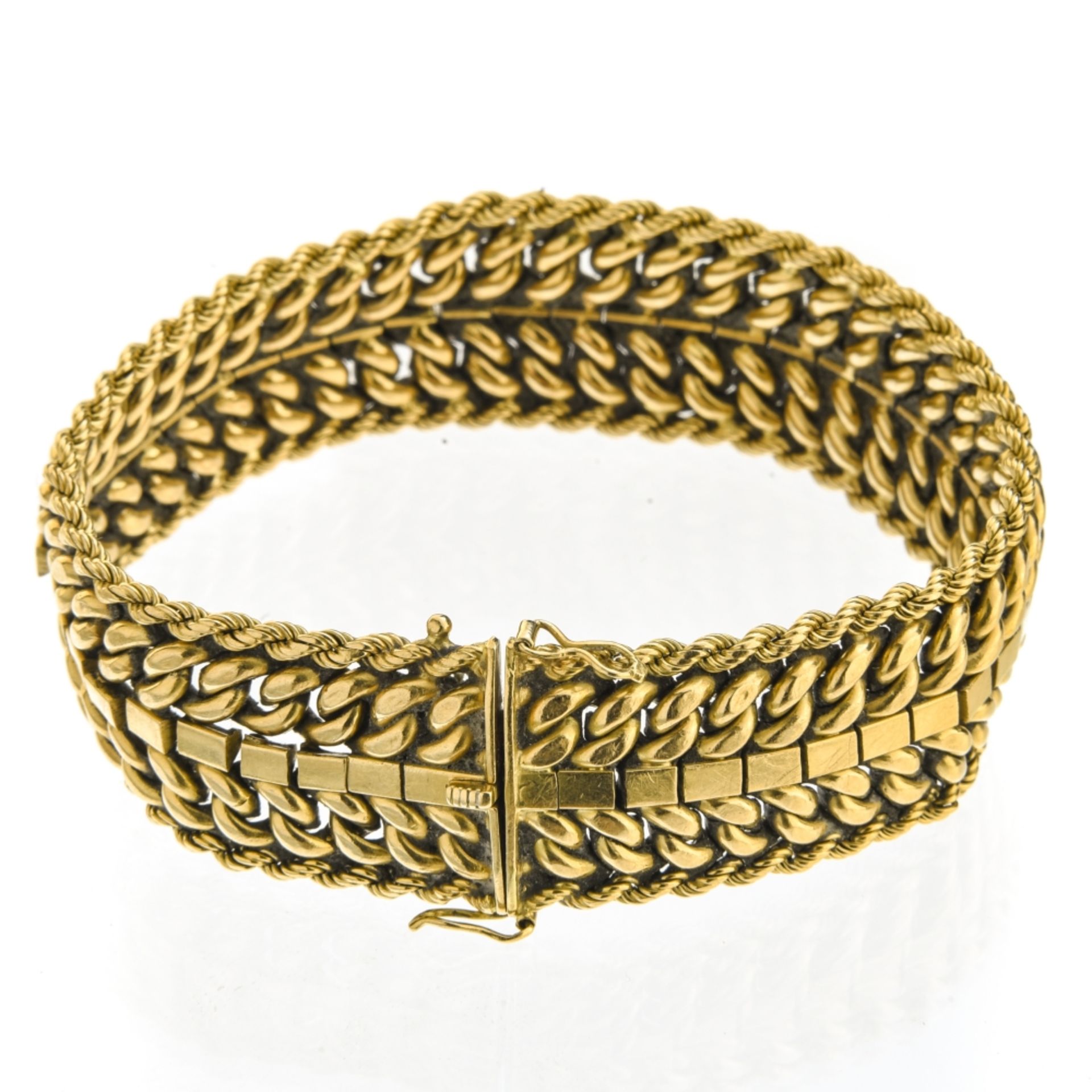 Articulated bracelet 18 kt yellow gold Three chain links need re-welding Width : 1,8 cm L : 18,5 - Image 2 of 2