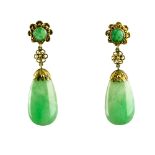 Pair of drop earrings 14 kt yellow gold, adorned with jade teardrops and cabochons. No hallmark. H :