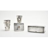 Silver lot VARIOUS Dragon goblet made of Chinese silver, an English silver box, an English silver