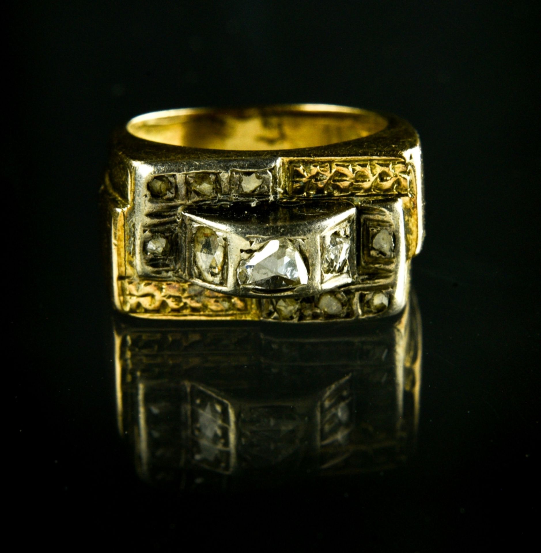 Tank ring 9 kt yellow and white gold, set with rose-cut diamonds. Ring size: 53. Hallmark: A4 in a